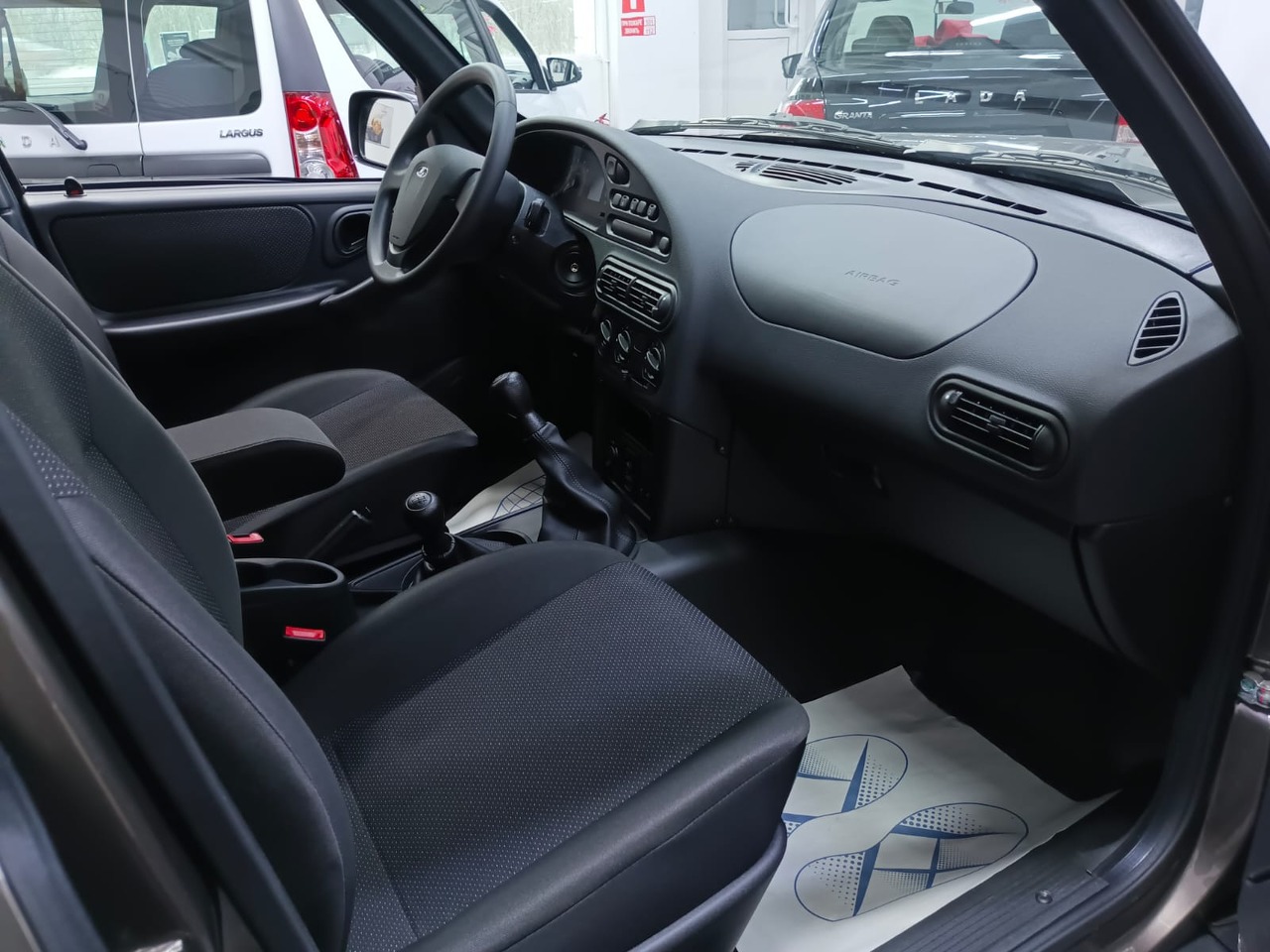 Легковой автотранспорт - LADA Niva Travel 1.7 MT (83 л.с.) 4WD