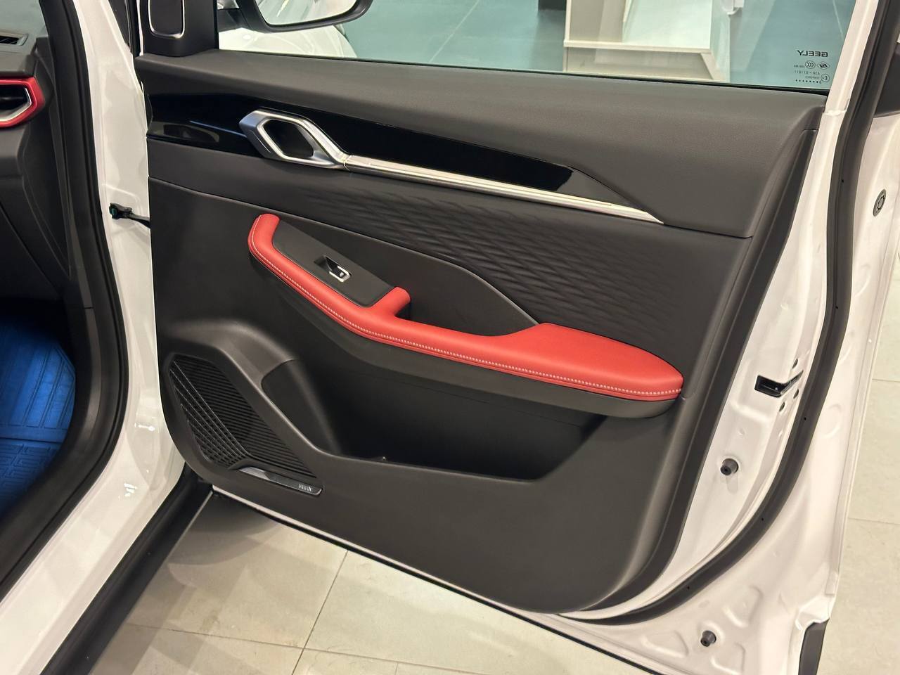 Легковой автотранспорт - GEELY Coolray 