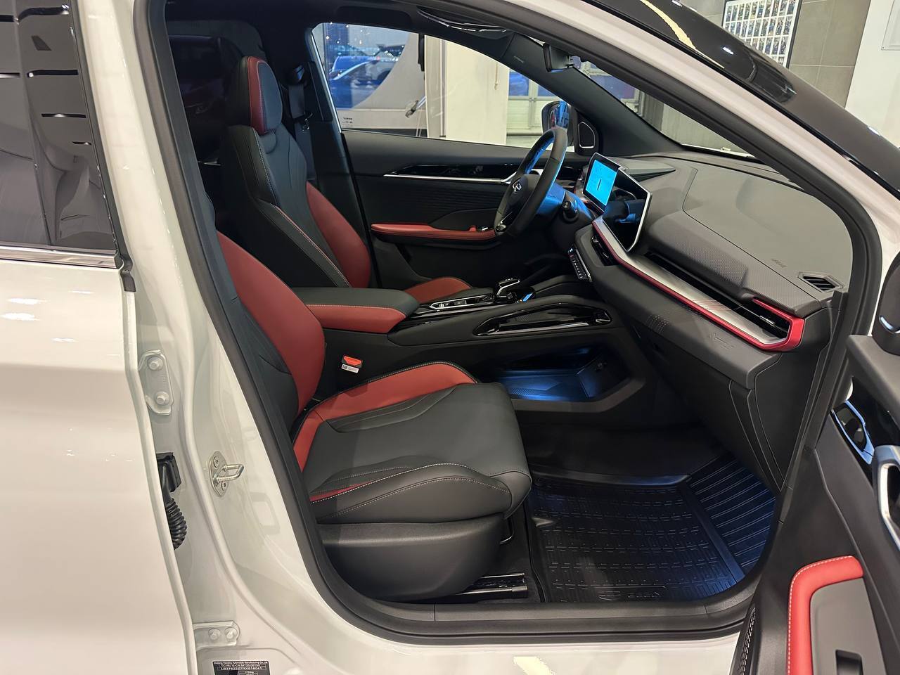 Легковой автотранспорт - GEELY Coolray 