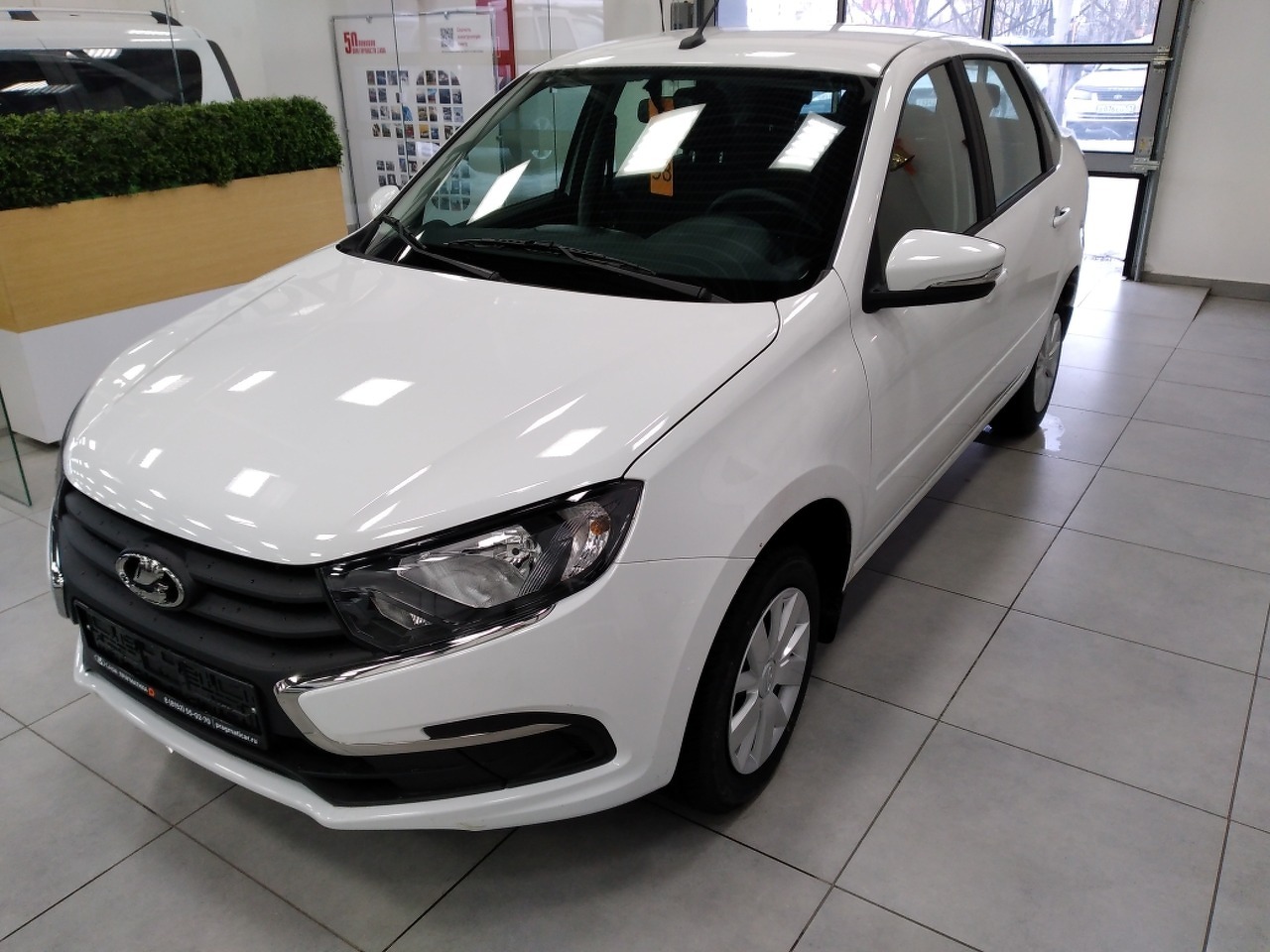 Легковой автотранспорт - LADA Granta 1.6 MT (90 л.с.)