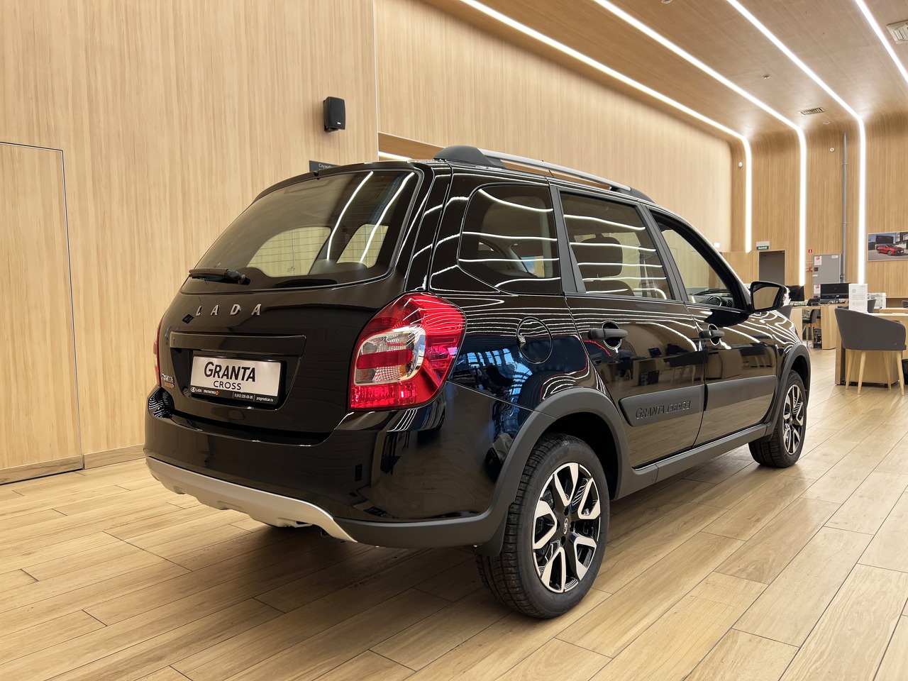 Легковой автотранспорт - LADA Granta Cross 1.6 MT (90 л.с.)