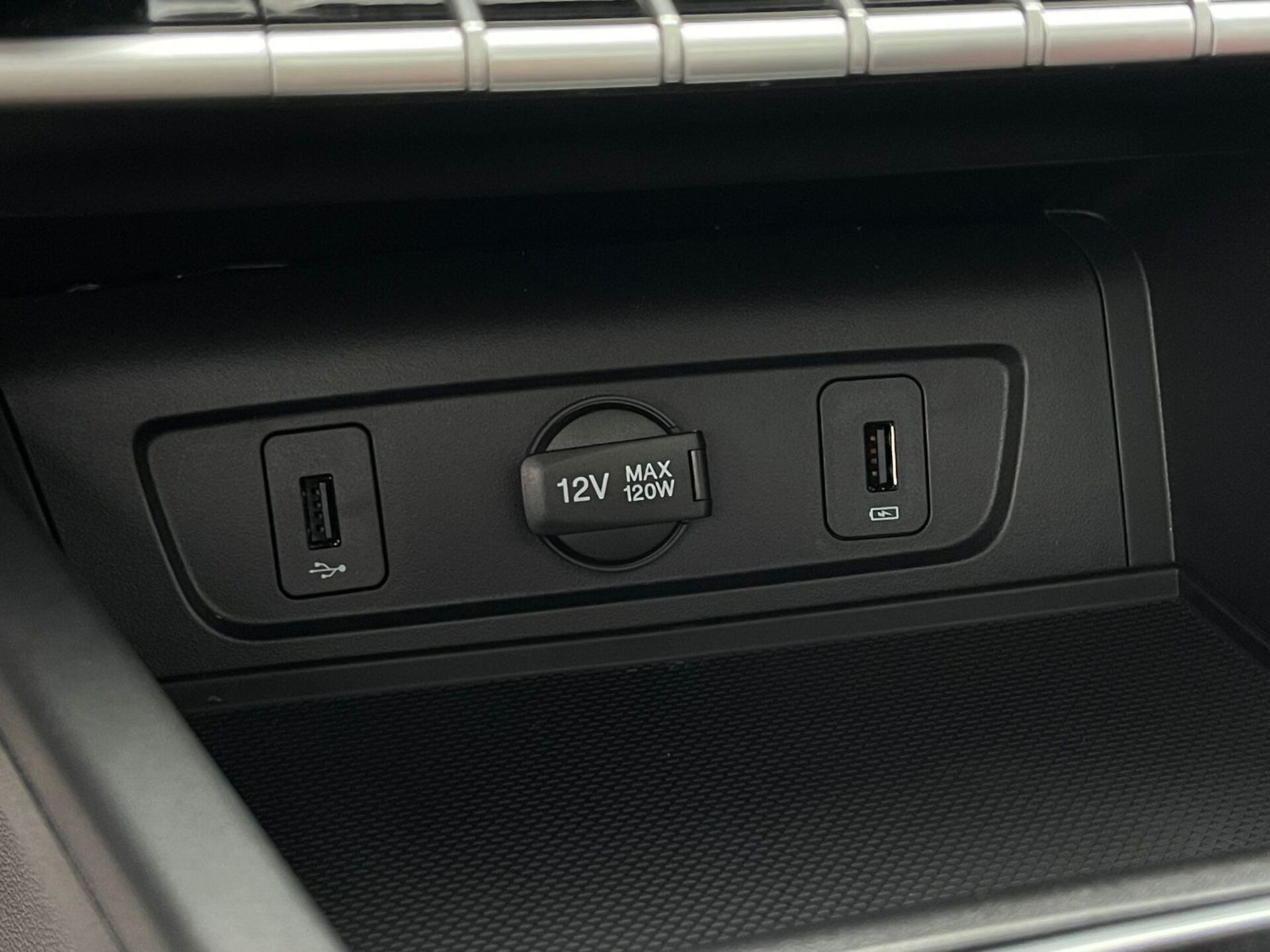 Легковой автотранспорт - CHANGAN Eado Plus 1.4 AMT (155 л.с.)