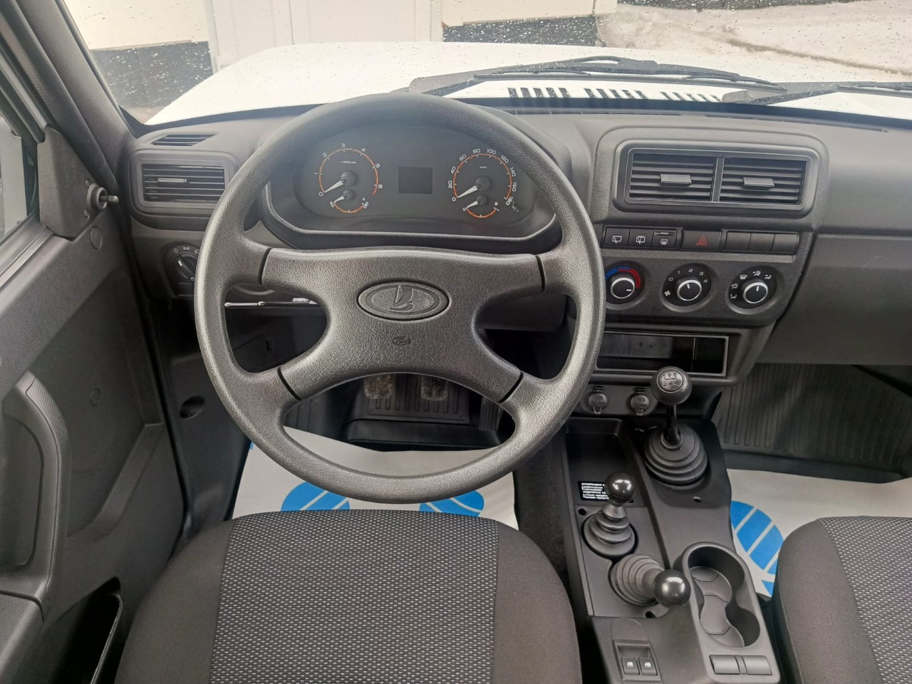 Легковой автотранспорт - LADA Niva Legend 1.7 MT (83 л.с.) 4WD