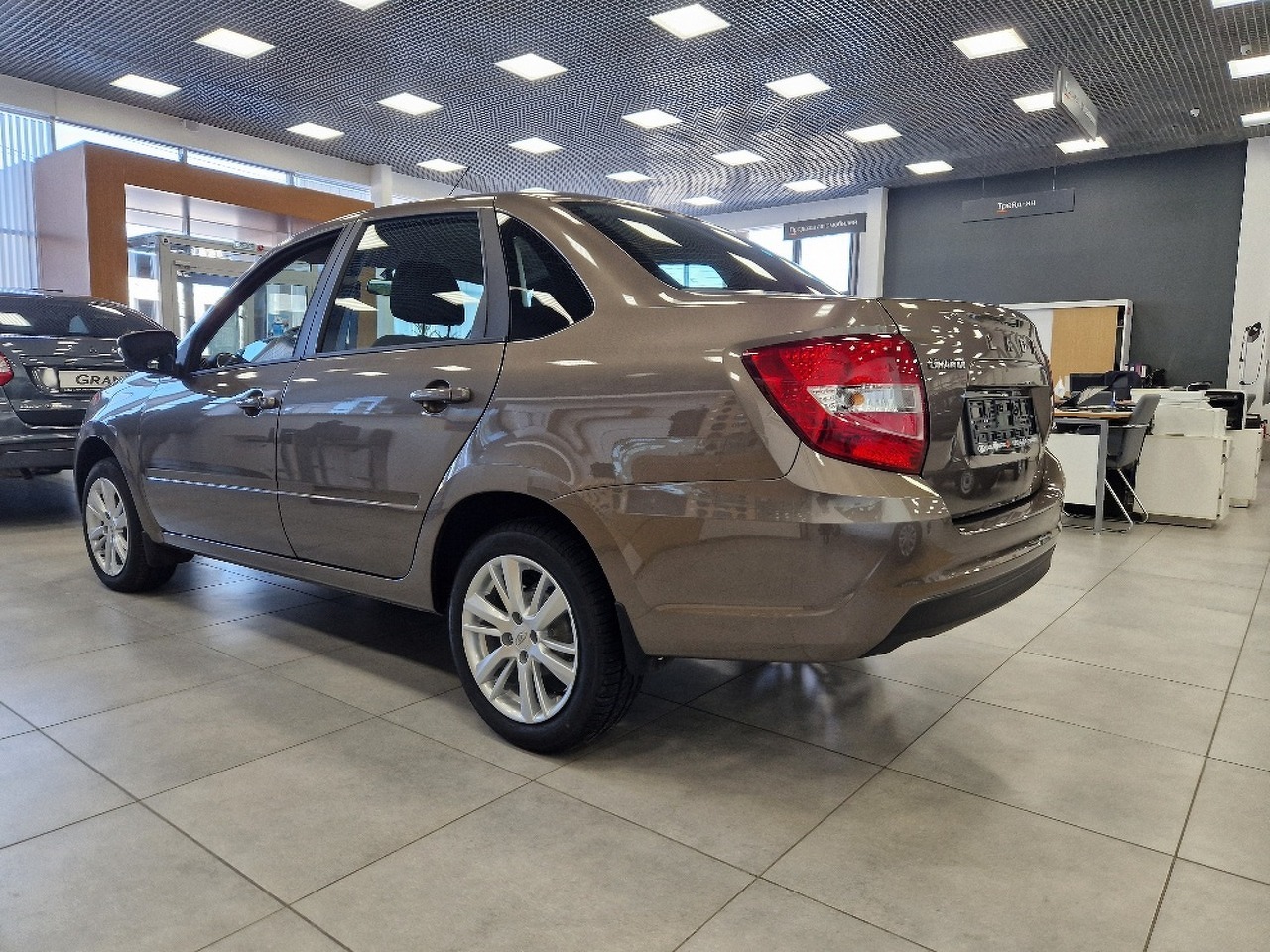 Легковой автотранспорт - Granta 1.6 MT (90 л.с.)