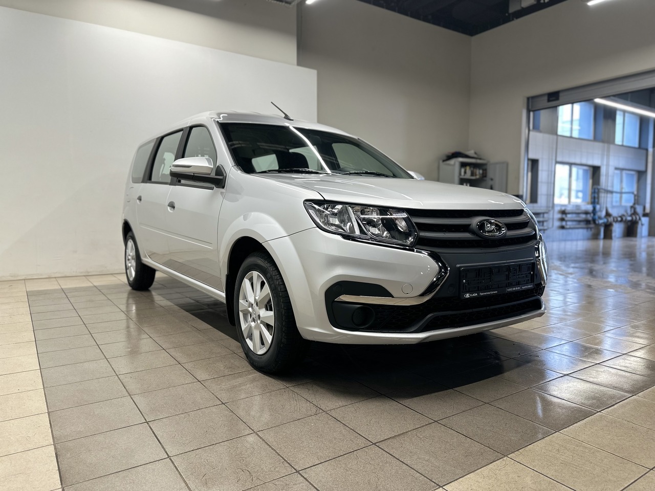 Легковой автотранспорт - LADA Largus 1.6 MT (90 л.с.)