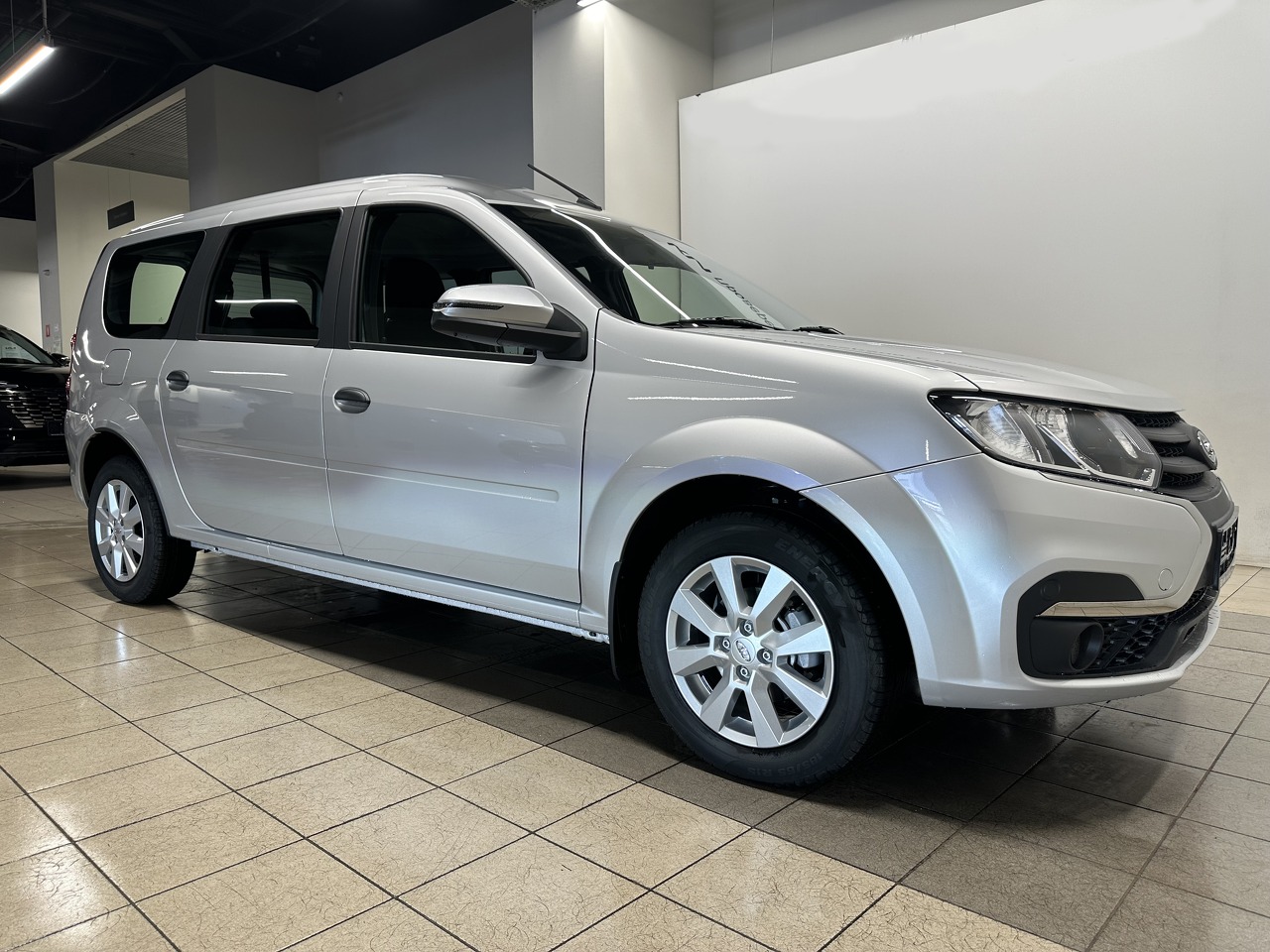 Легковой автотранспорт - LADA Largus 1.6 MT (90 л.с.)