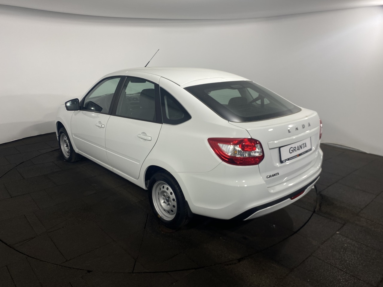 Легковой автотранспорт - LADA Granta 1.6 MT (90 л.с.)