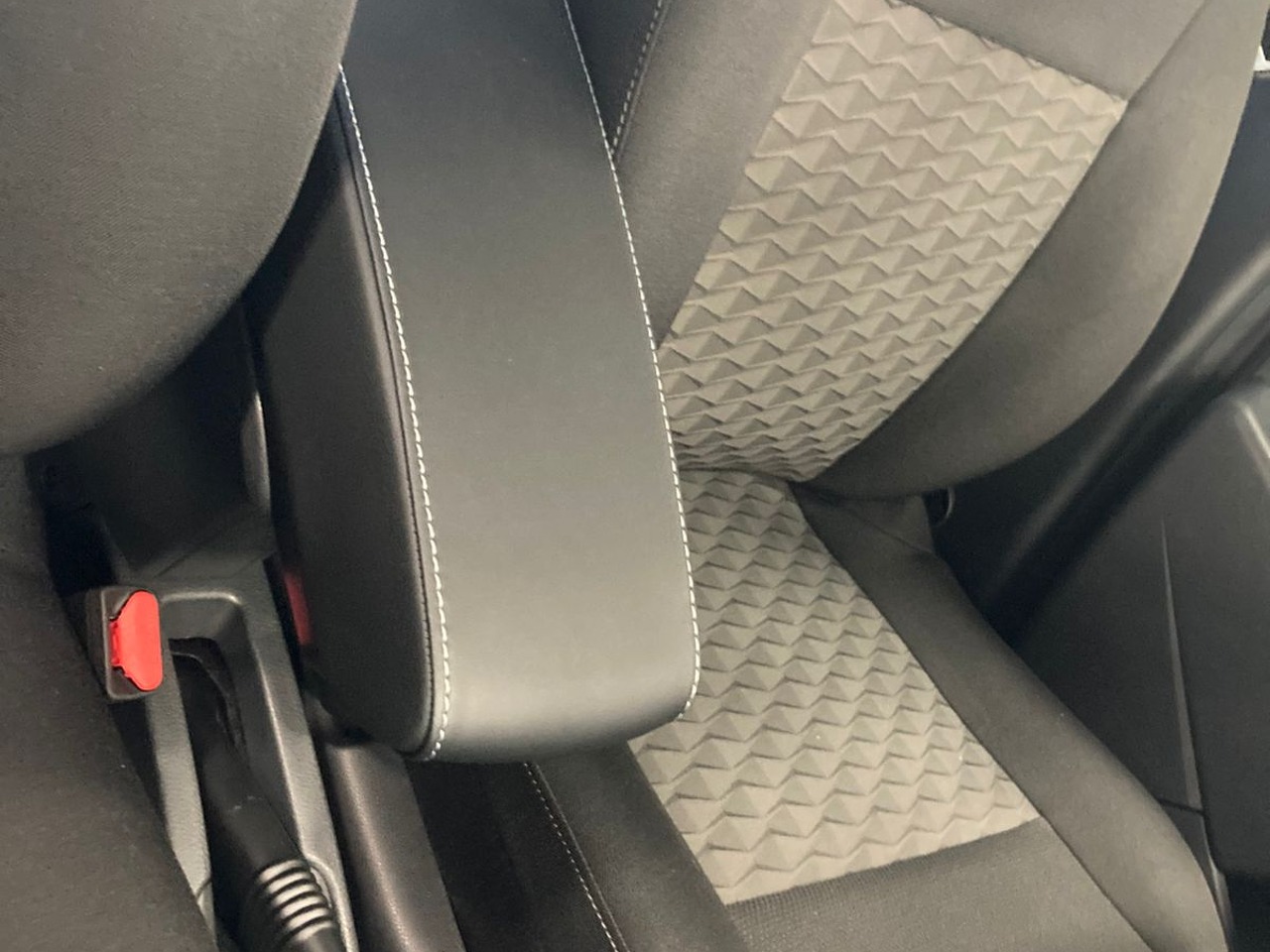 Легковой автотранспорт - LADA Largus 1.6 MT (106 л.с.)