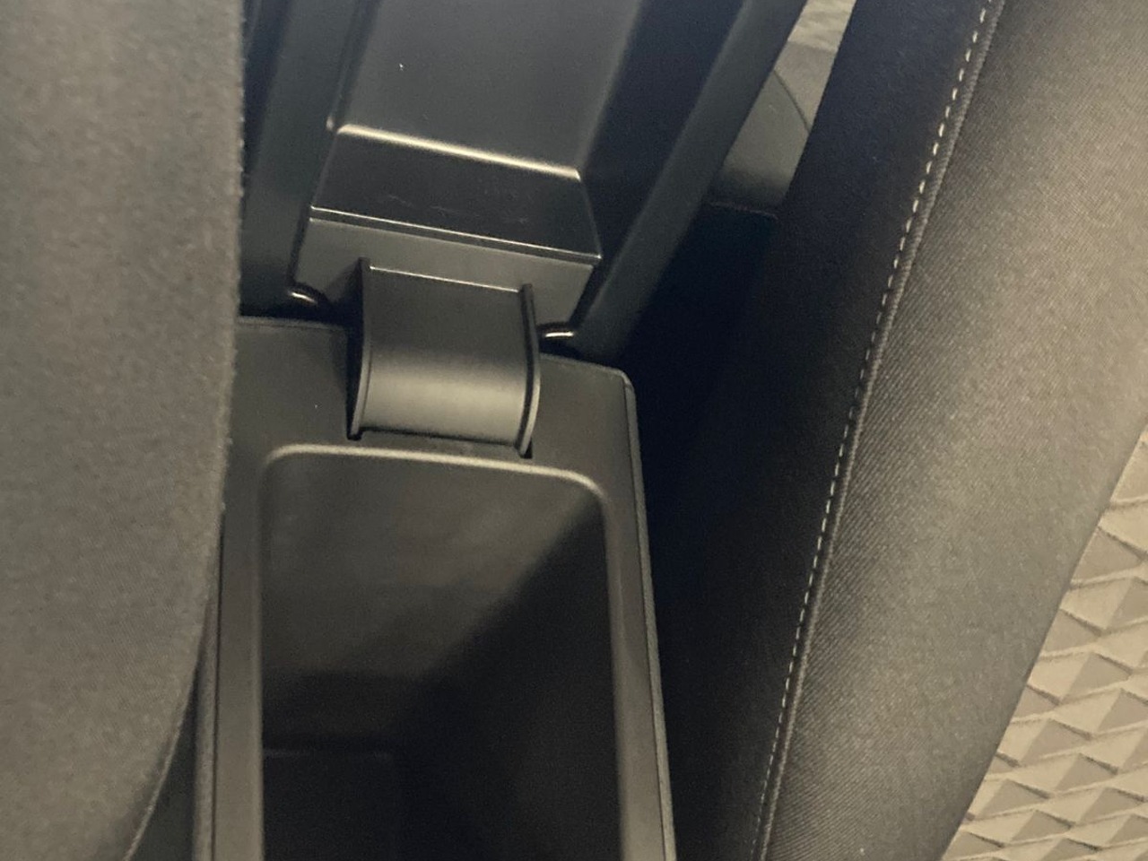 Легковой автотранспорт - LADA Largus 1.6 MT (106 л.с.)