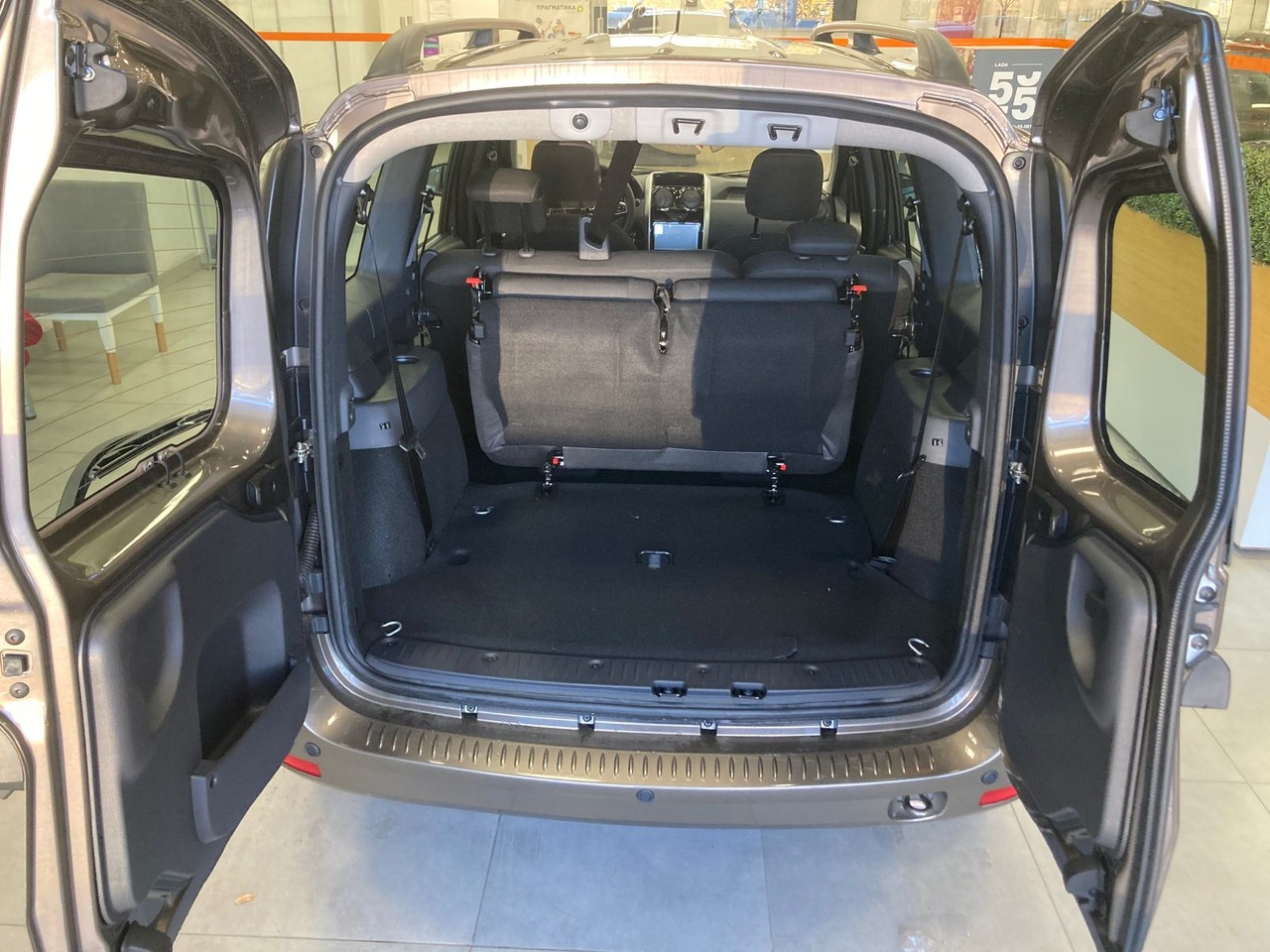 Легковой автотранспорт - LADA Largus 1.6 MT (106 л.с.)