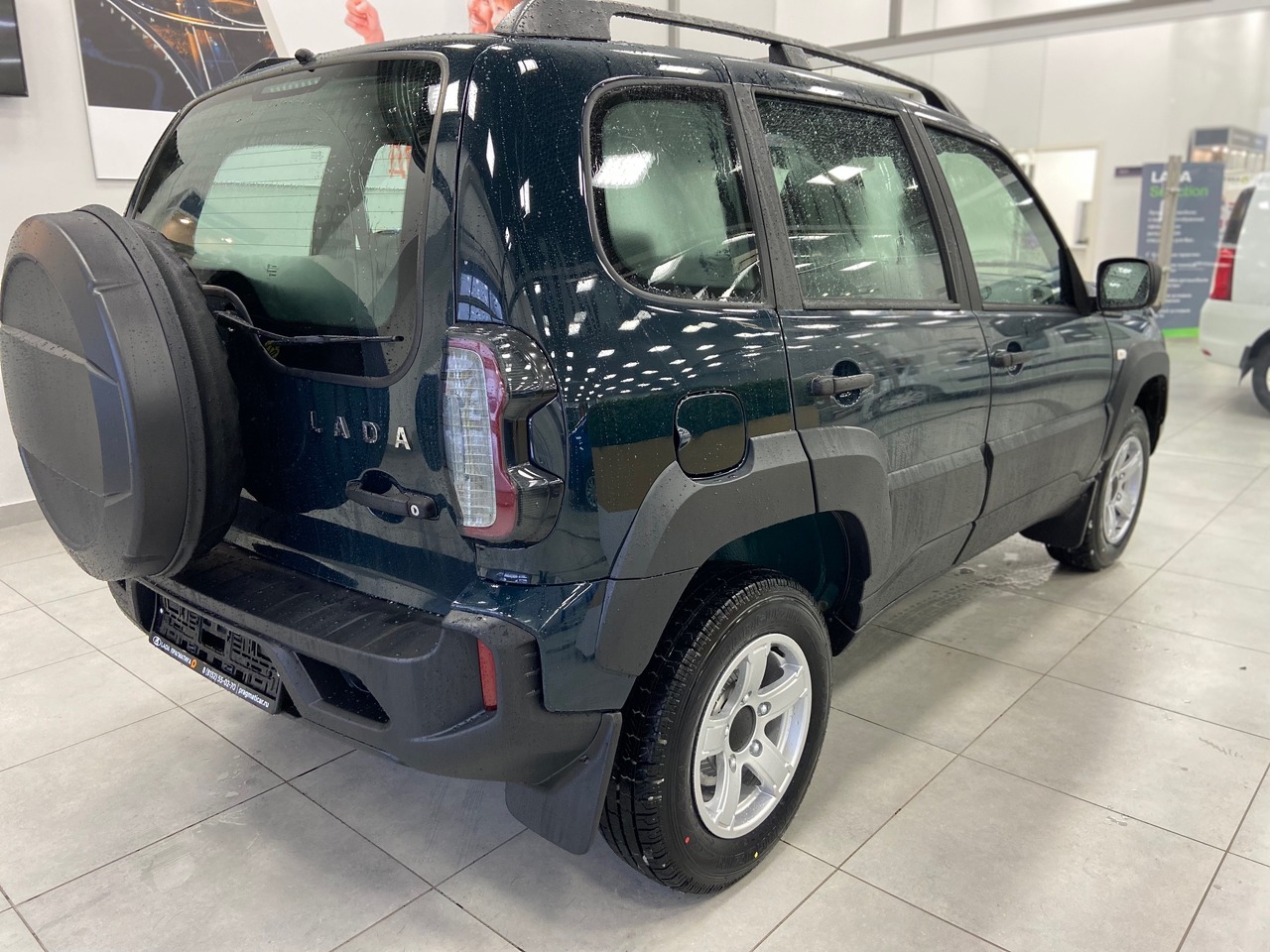 Легковой автотранспорт - Niva 1.7 MT (80 л.с.) 4WD