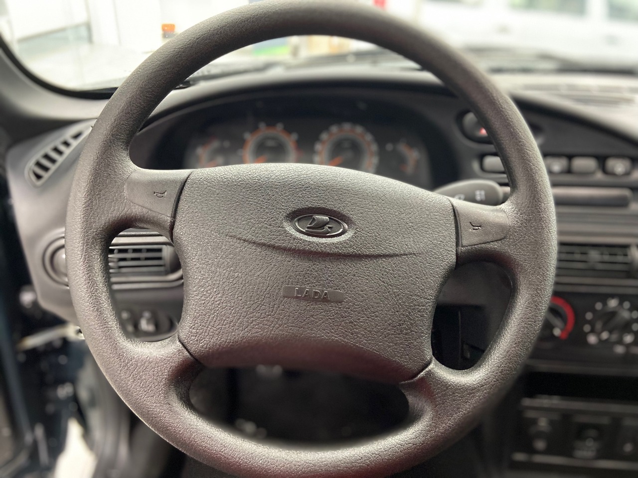 Легковой автотранспорт - Niva 1.7 MT (80 л.с.) 4WD