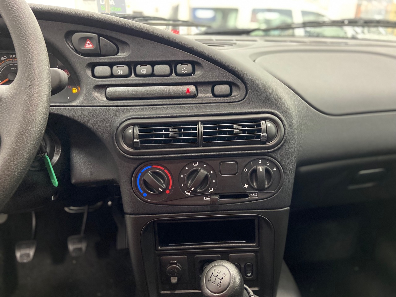Легковой автотранспорт - Niva 1.7 MT (80 л.с.) 4WD