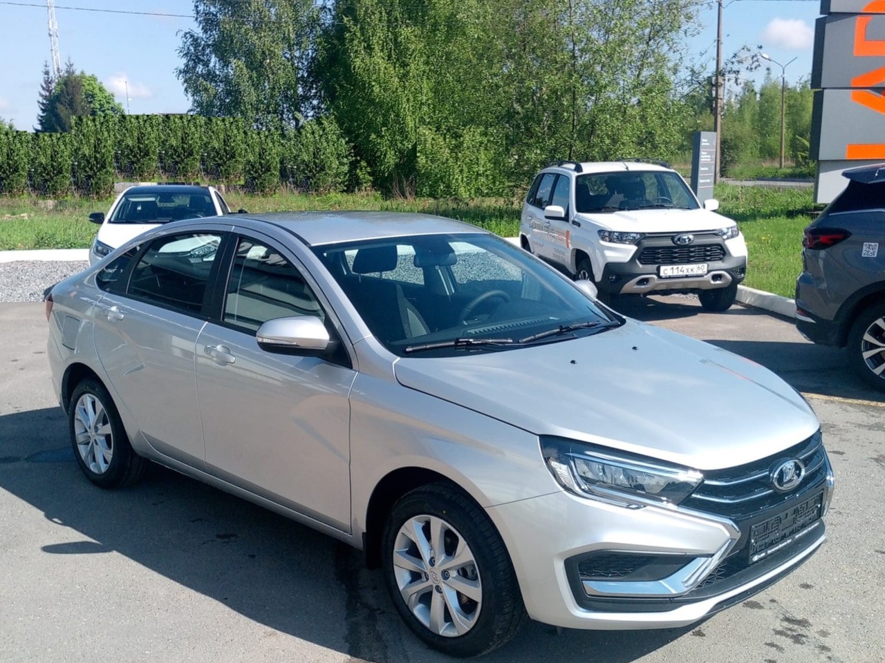 Легковой автотранспорт - LADA Vesta 1.6 CVT (106 л.с.)