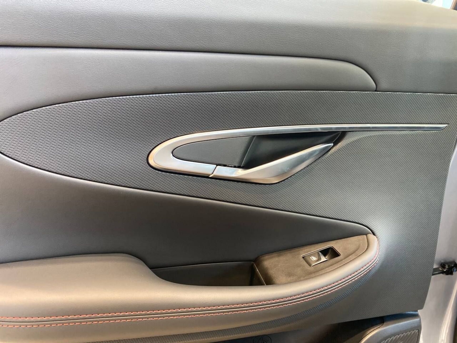 Легковой автотранспорт - CHANGAN UNI-T 1.5 AMT (167 л.с.)