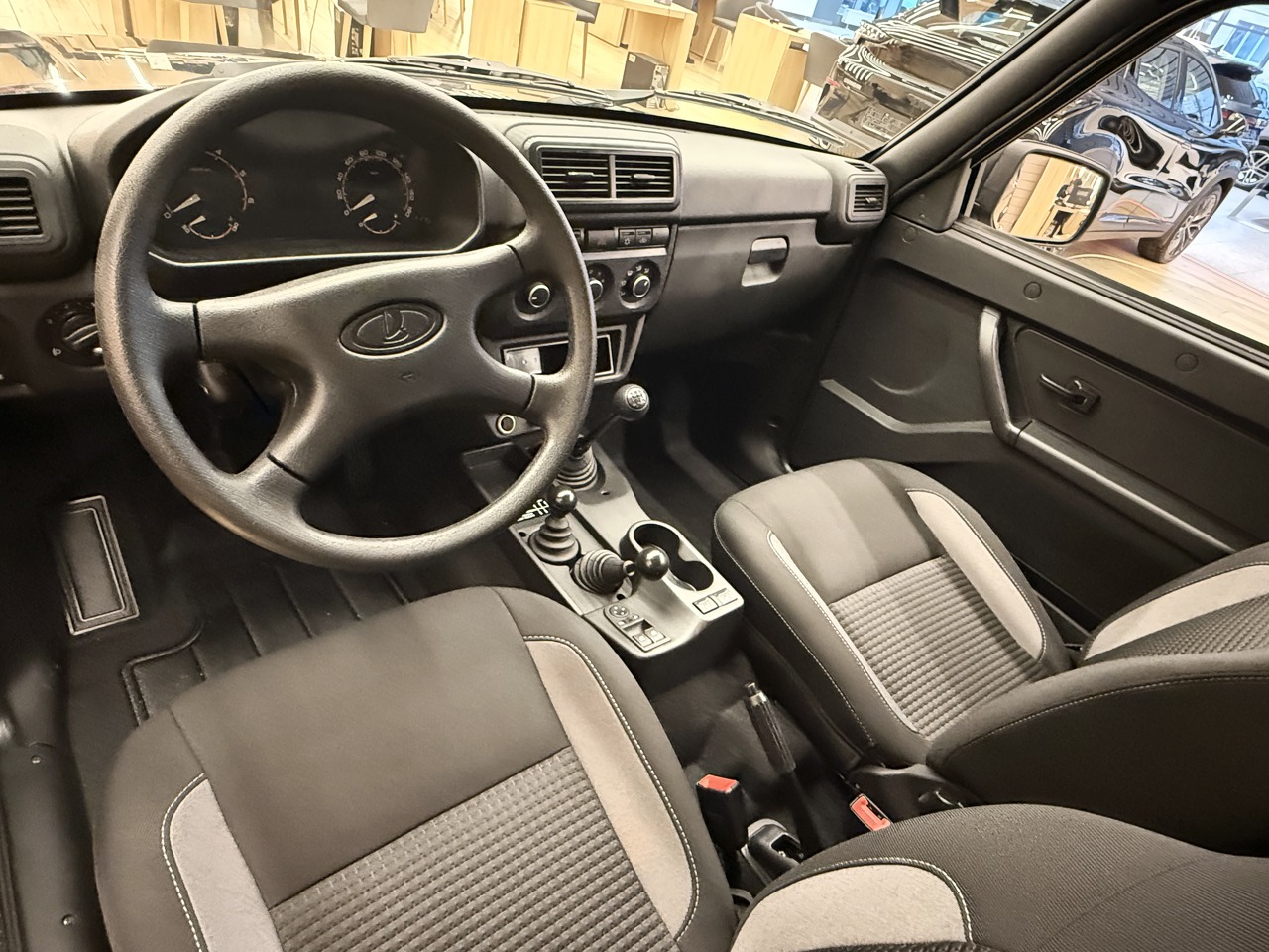 Легковой автотранспорт - LADA Niva Legend 1.7 MT (83 л.с.) 4WD