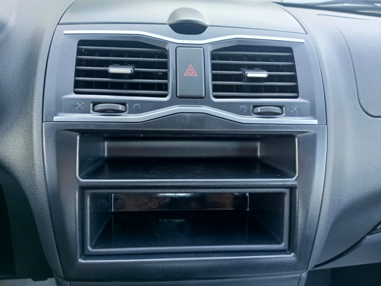 Легковой автотранспорт - LADA Granta 1.6 MT (90 л.с.)