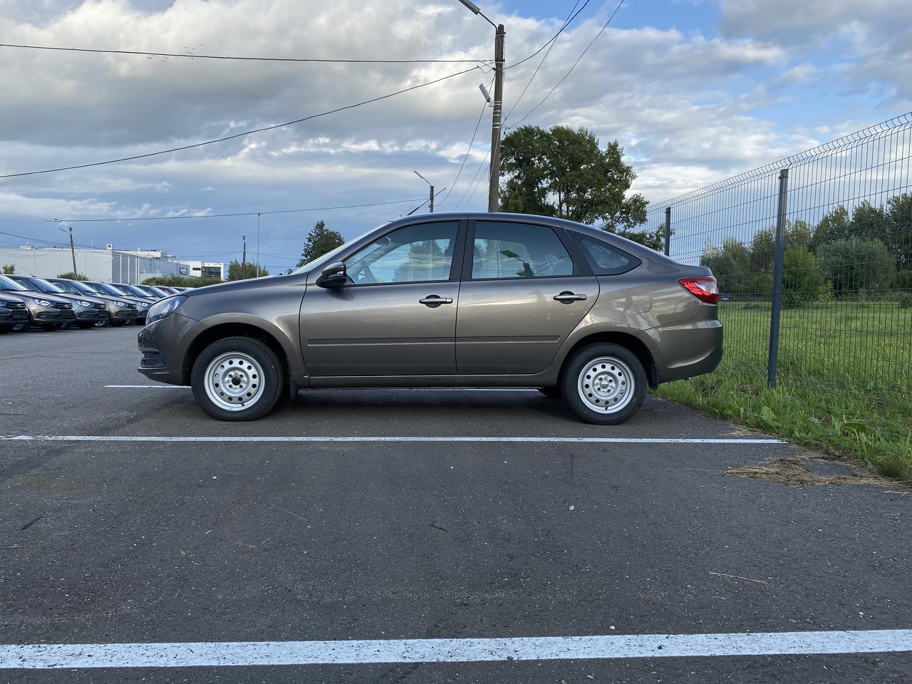 Легковой автотранспорт - LADA Granta 1.6 MT (90 л.с.)