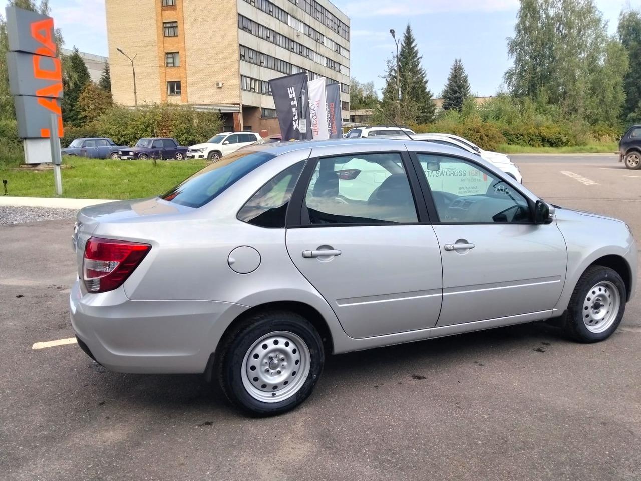 Легковой автотранспорт - LADA Granta 1.6 MT (90 л.с.)