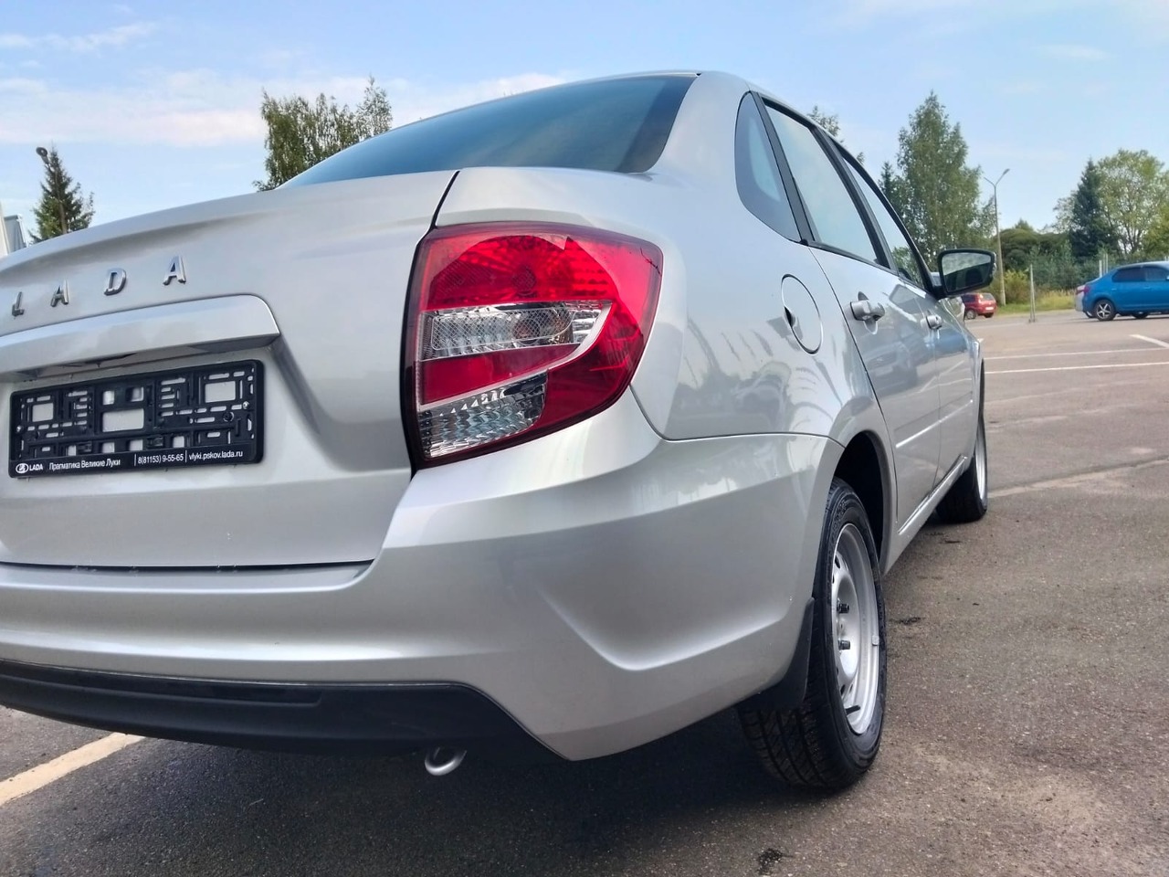 Легковой автотранспорт - LADA Granta 1.6 MT (90 л.с.)