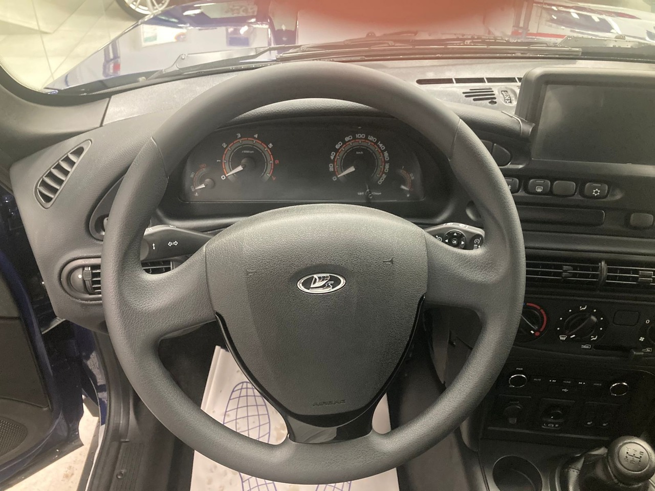 Легковой автотранспорт - LADA Niva Travel 1.7 MT (83 л.с.) 4WD