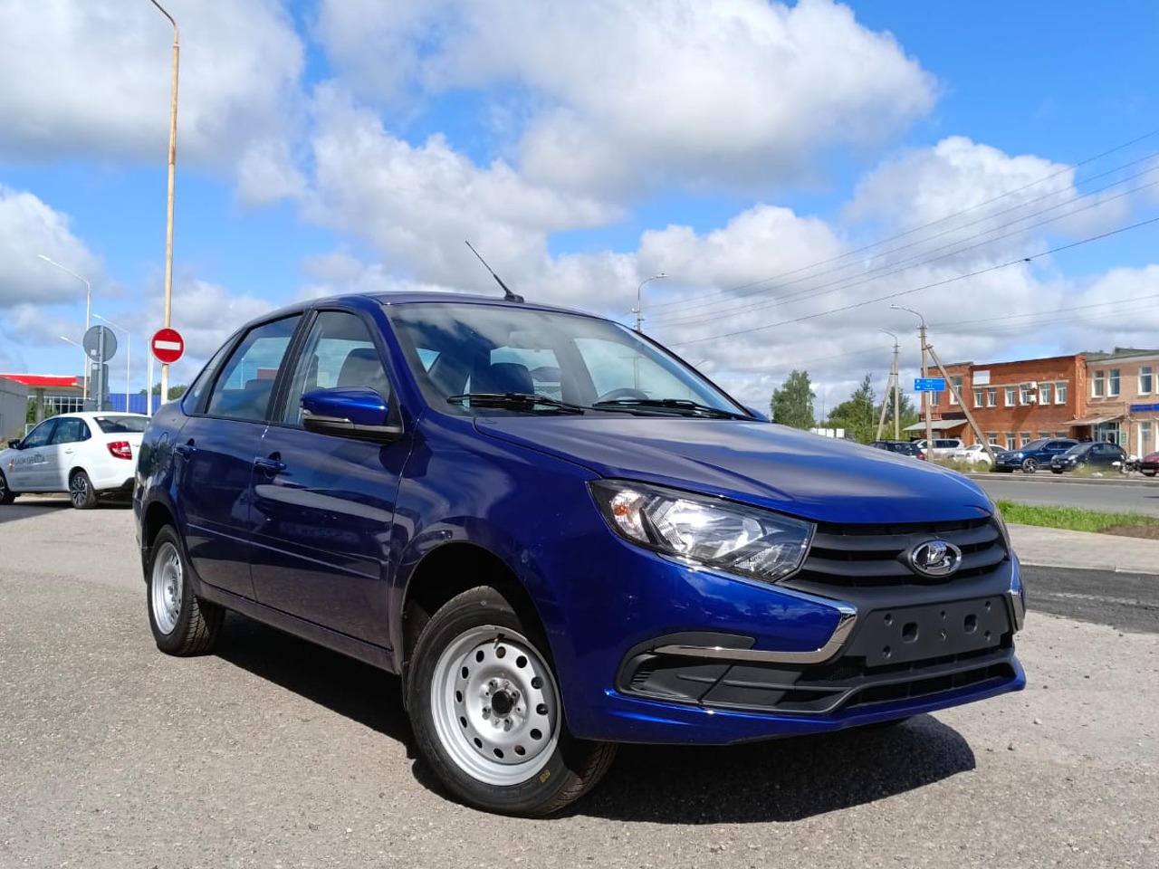 Легковой автотранспорт - LADA Granta 1.6 MT (90 л.с.)