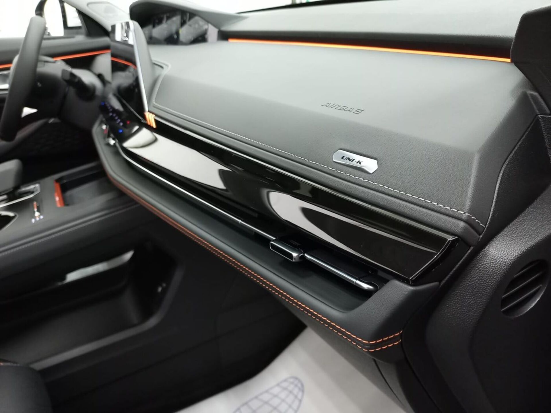 Легковой автотранспорт - CHANGAN UNI-K 2.0 AT (226 л.с.) 4WD