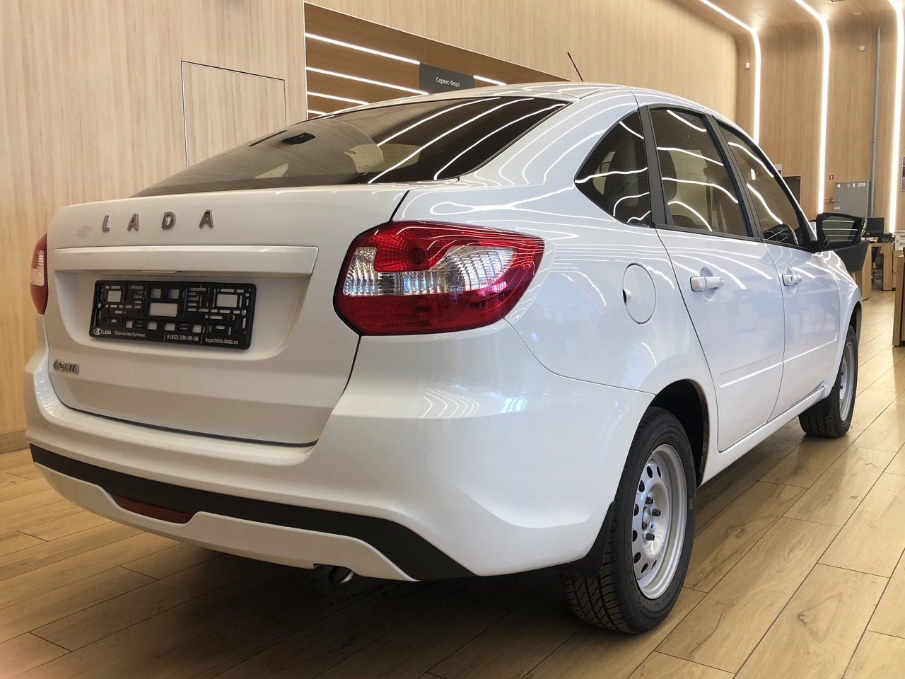 Легковой автотранспорт - LADA Granta 1.6 MT (90 л.с.)