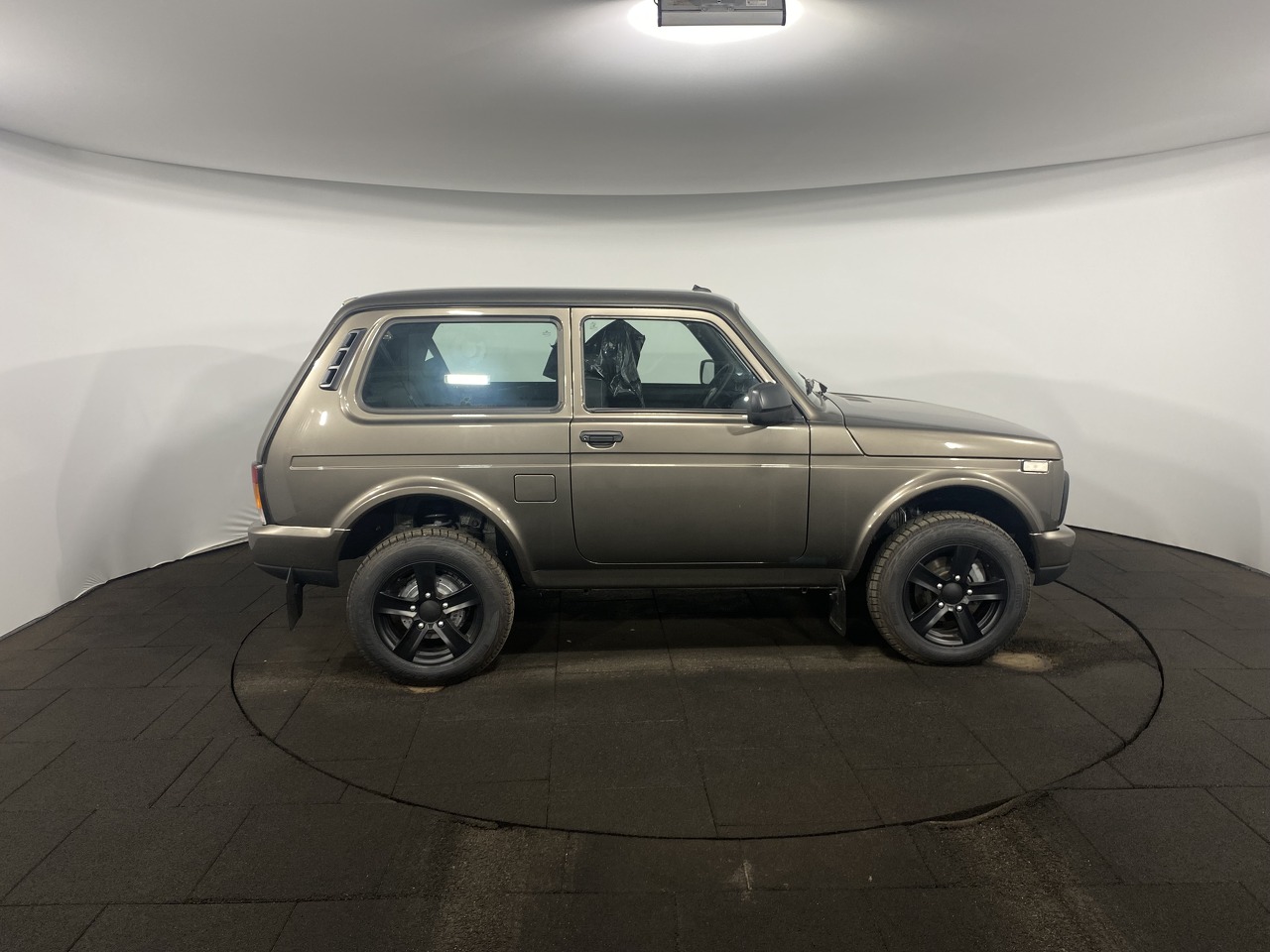 Легковой автотранспорт - LADA Niva Legend 1.7 MT (83 л.с.) 4WD
