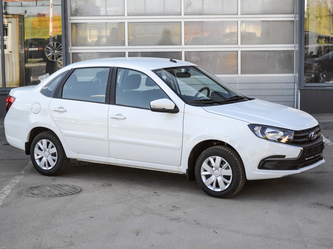 Легковой автотранспорт - LADA Granta 1.6 MT (90 л.с.)