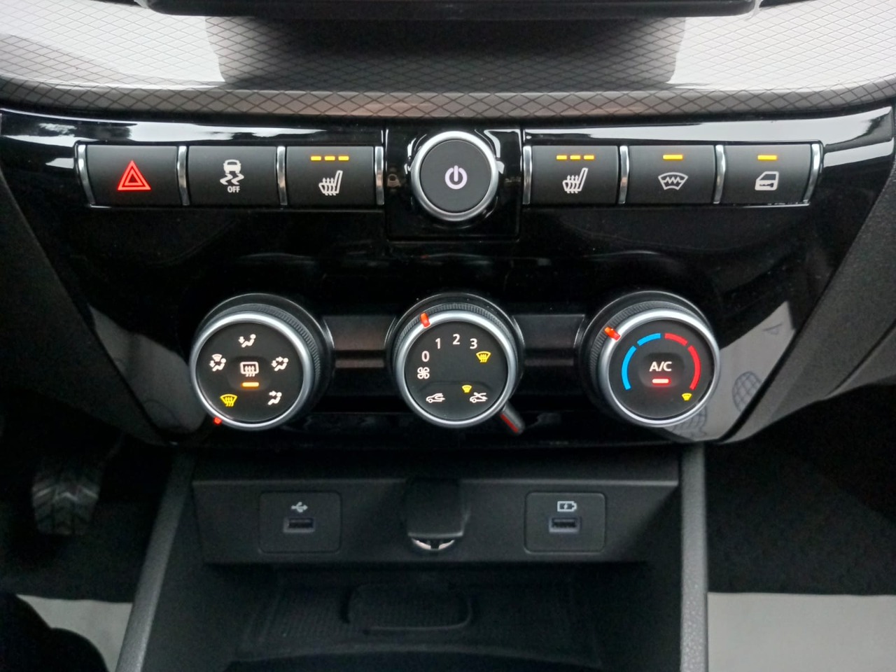 Легковой автотранспорт - LADA Vesta 1.6 MT (106 л.с.)