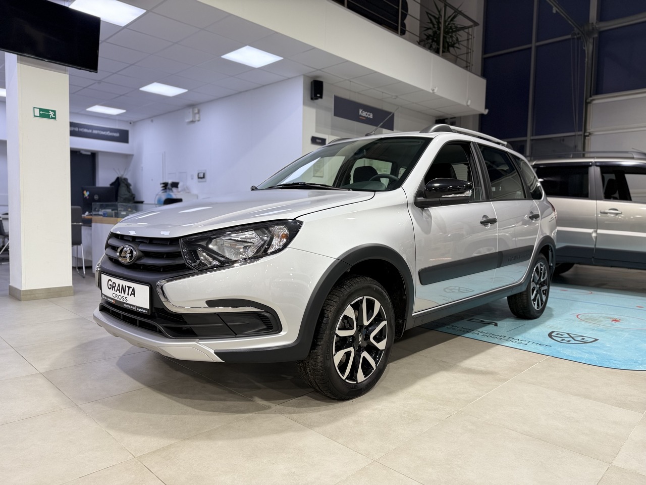 Легковой автотранспорт - LADA Granta Cross 1.6 MT (106 л.с.)