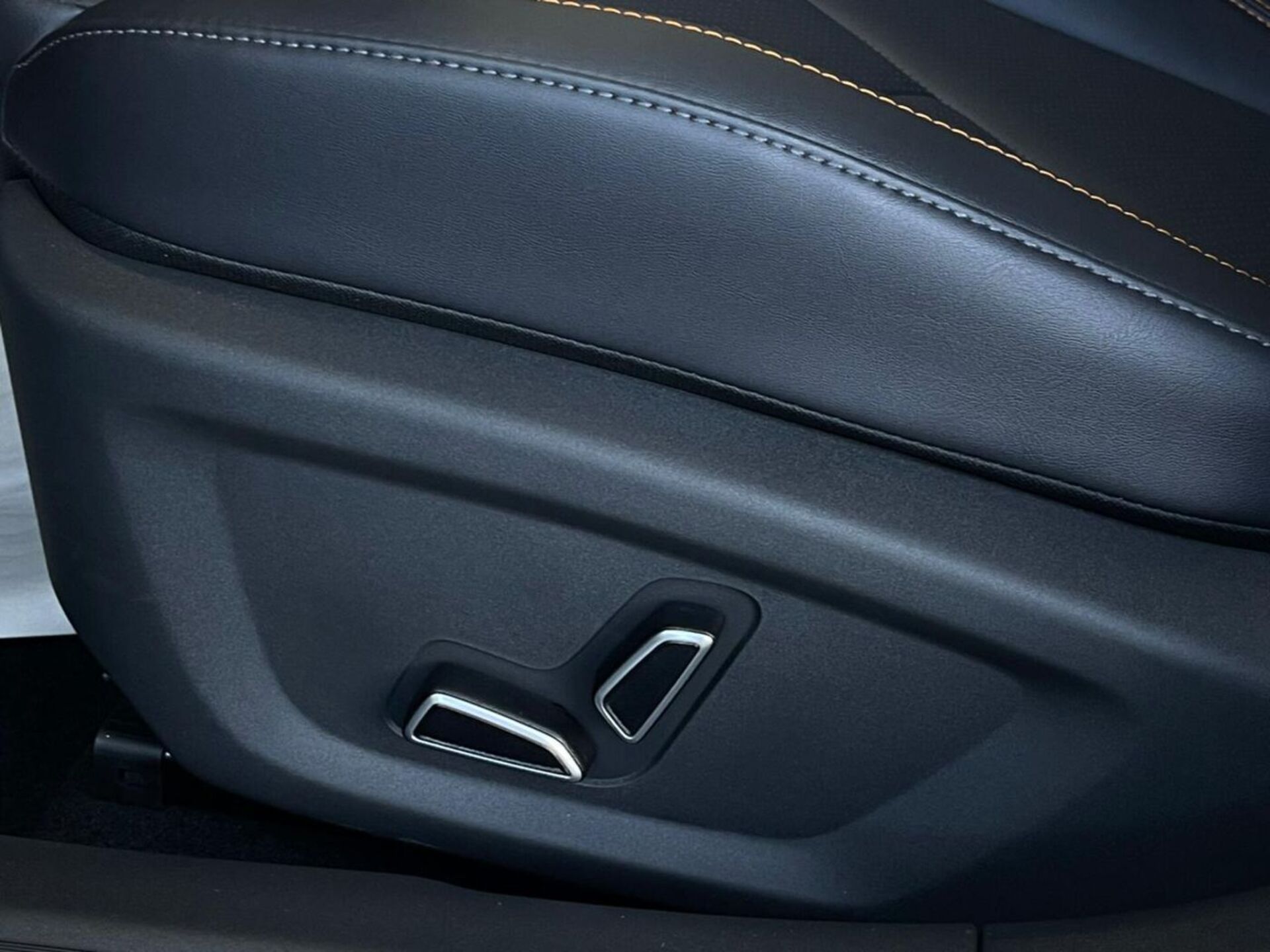 Легковой автотранспорт - CHANGAN UNI-T 1.5 AMT (167 л.с.)