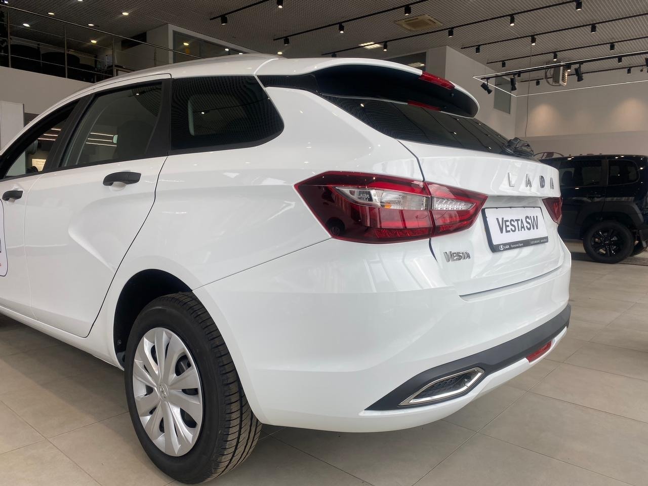 Легковой автотранспорт - LADA Vesta SW 1.6 MT (106 л.с.)