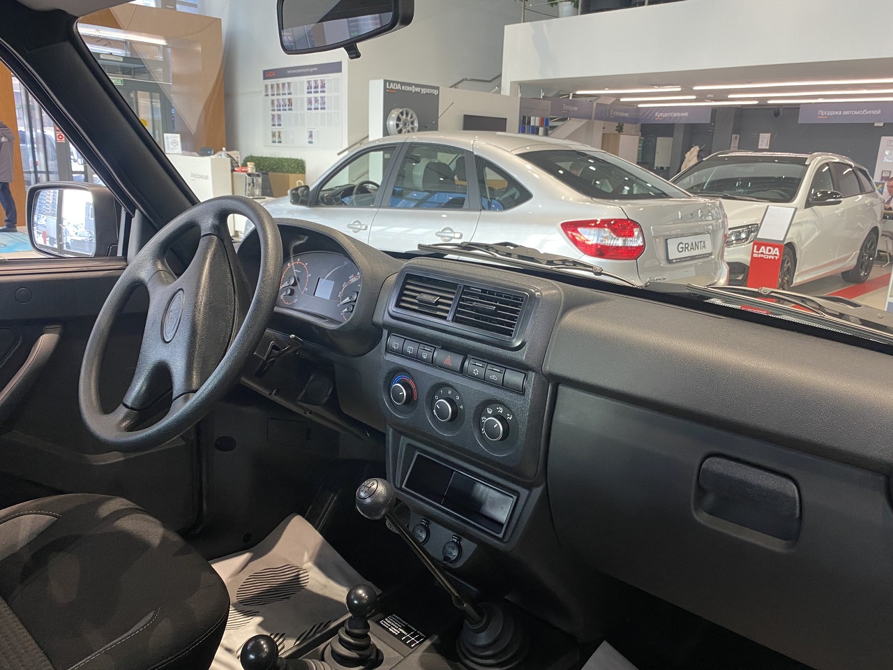 Легковой автотранспорт - LADA Niva Legend 1.7 MT (83 л.с.) 4WD