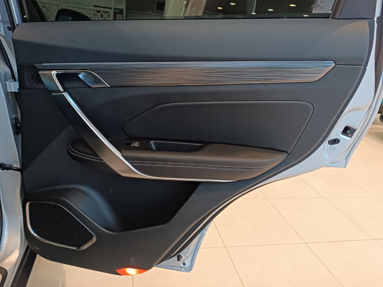 Легковой автотранспорт - GEELY Atlas Pro 