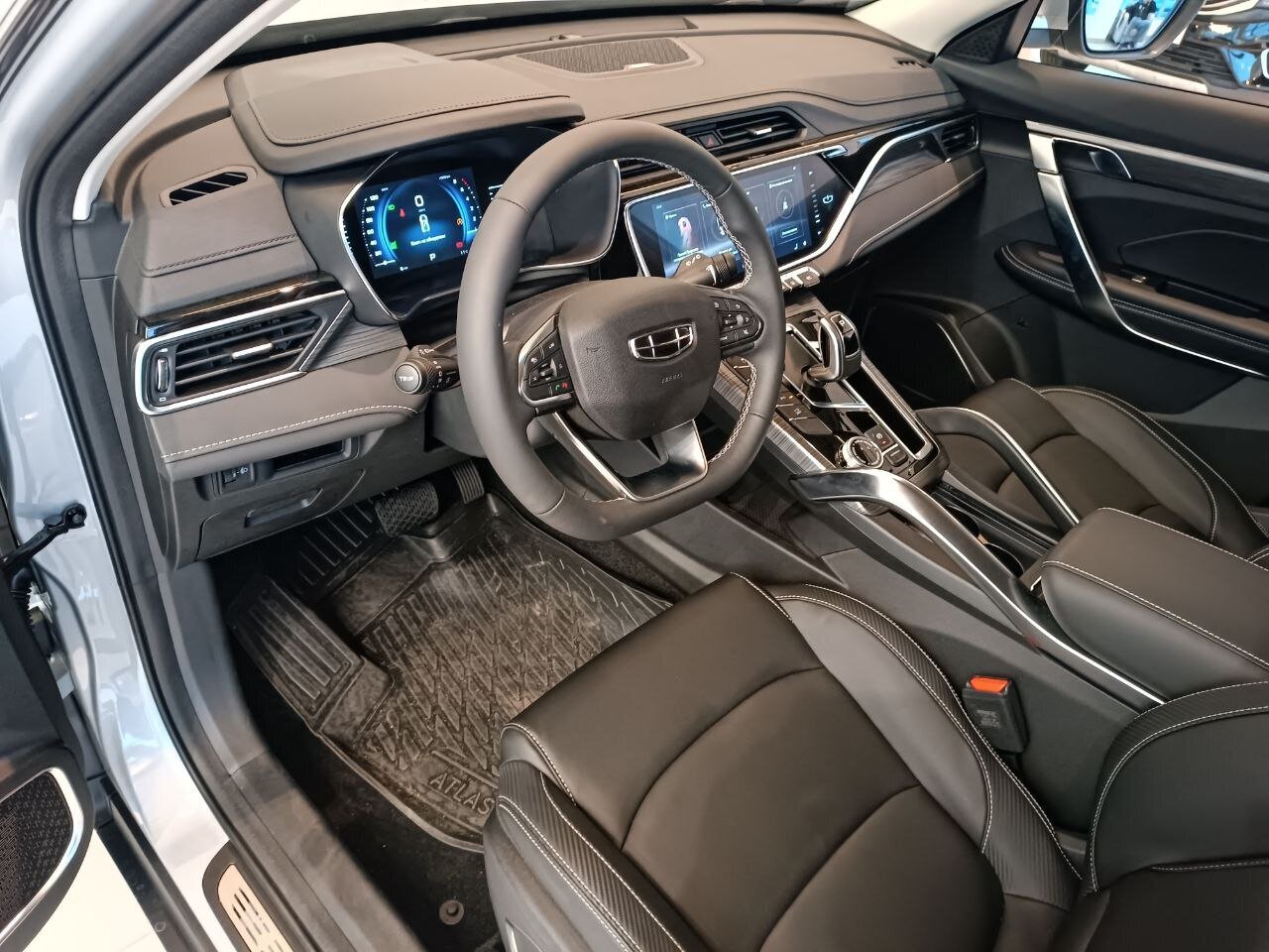 Легковой автотранспорт - GEELY Atlas Pro 