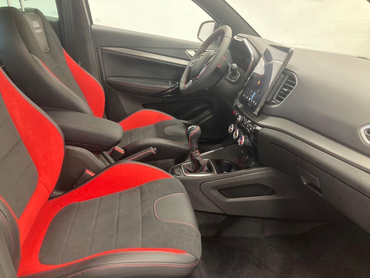 Легковой автотранспорт - LADA Vesta Sportline 1.6 MT (118 л.с.)