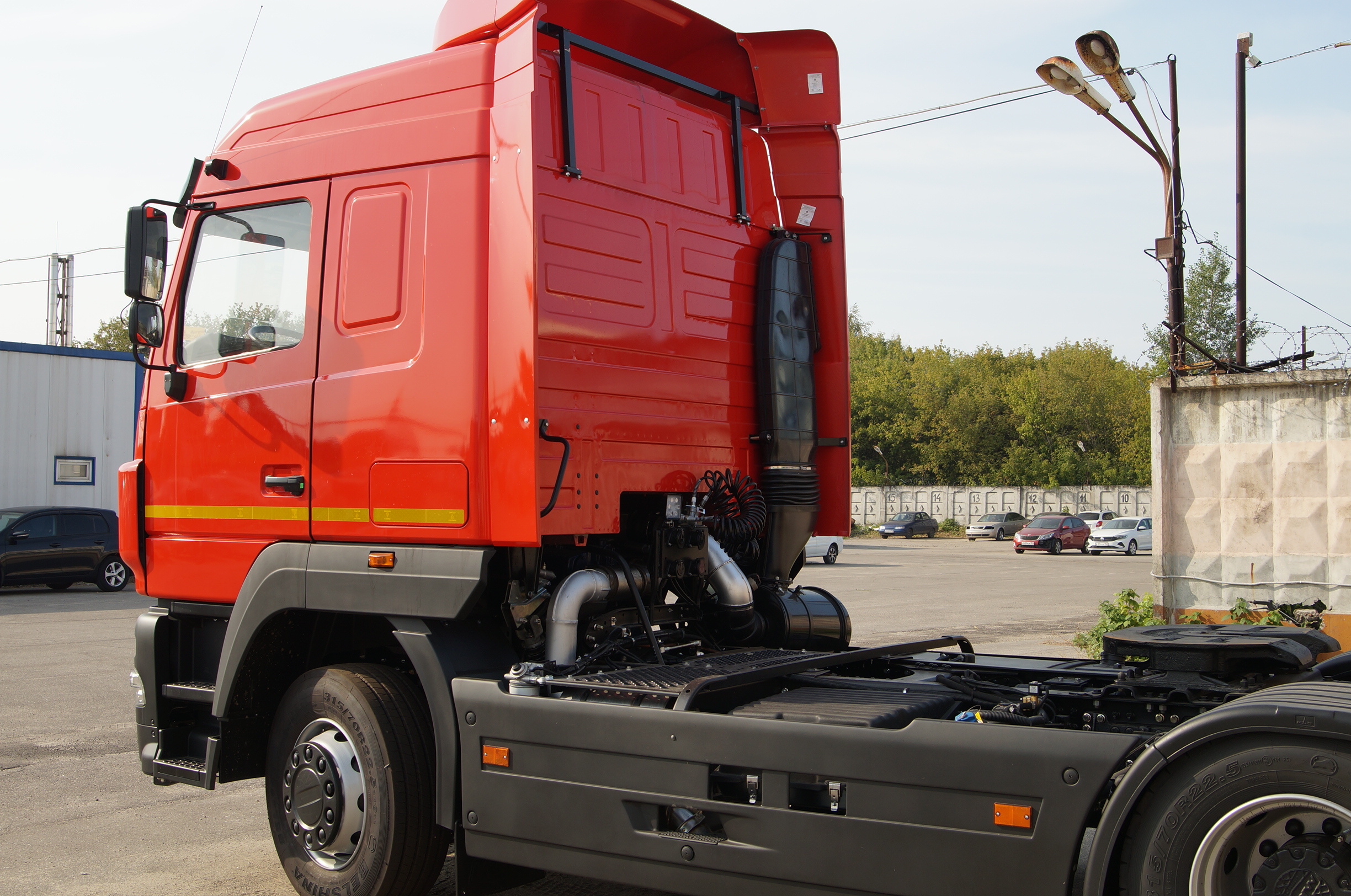 Грузовой автотранспорт - МАЗ 5440С9-570-031 Тягач