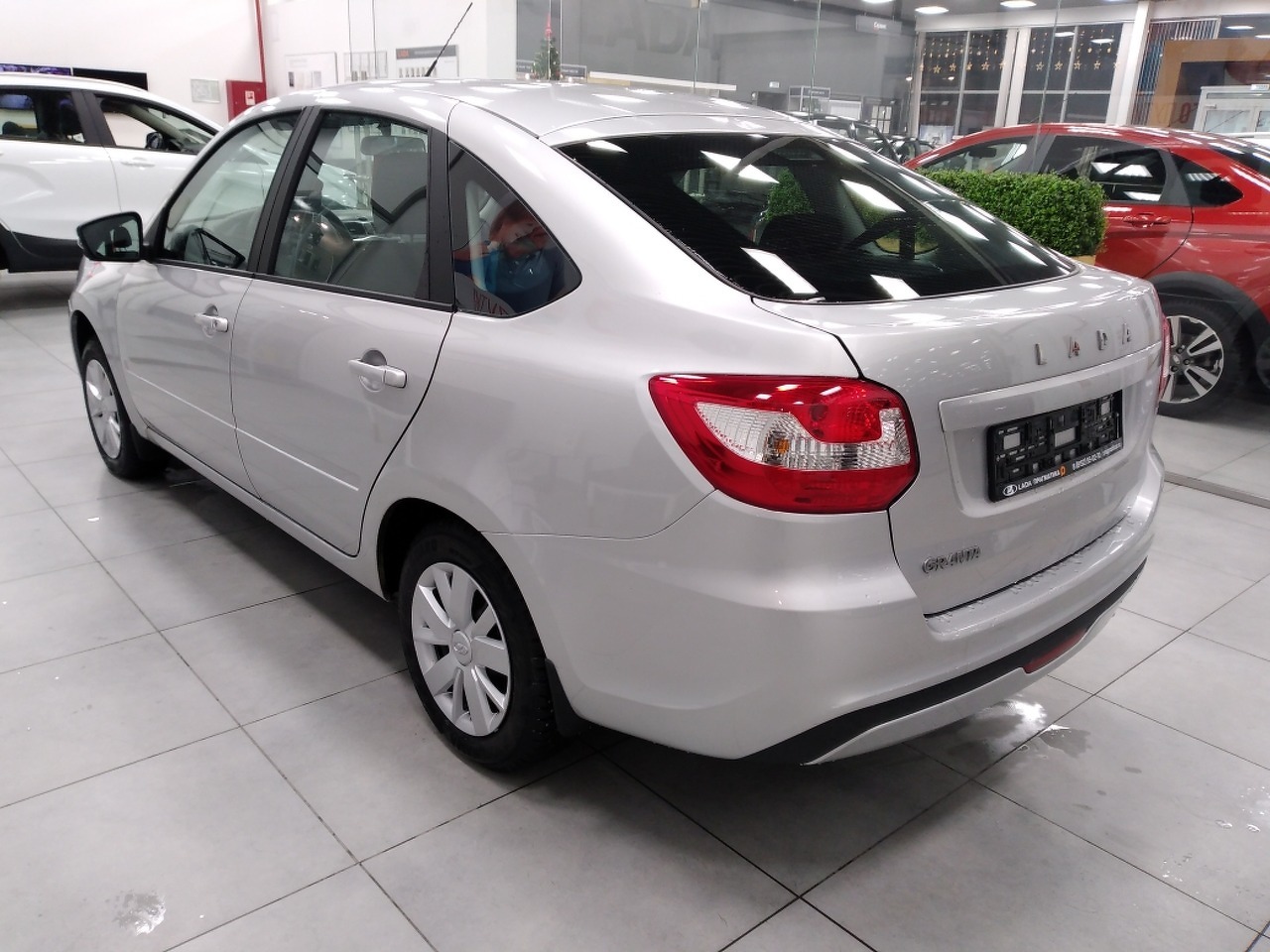 Легковой автотранспорт - LADA Granta 1.6 MT (90 л.с.)