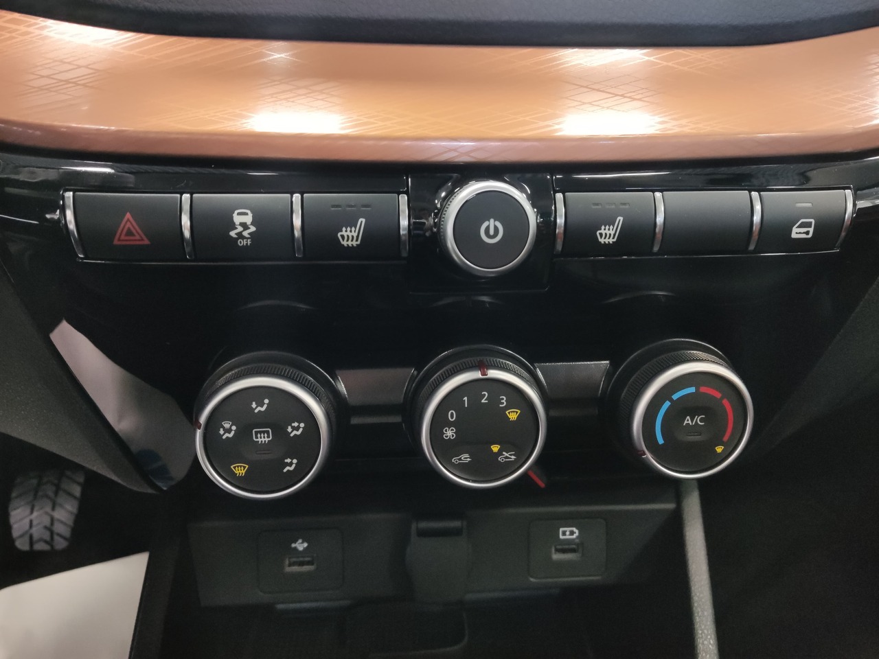 Легковой автотранспорт - LADA Vesta 1.6 MT (106 л.с.)