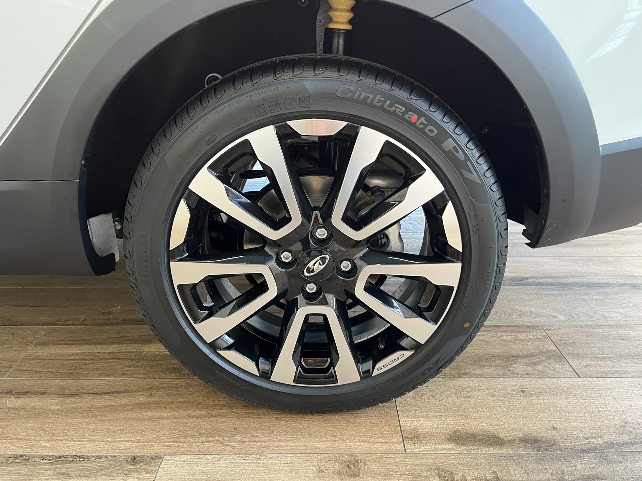 Легковой автотранспорт - Vesta Cross 1.6 MT (106 л.с.)