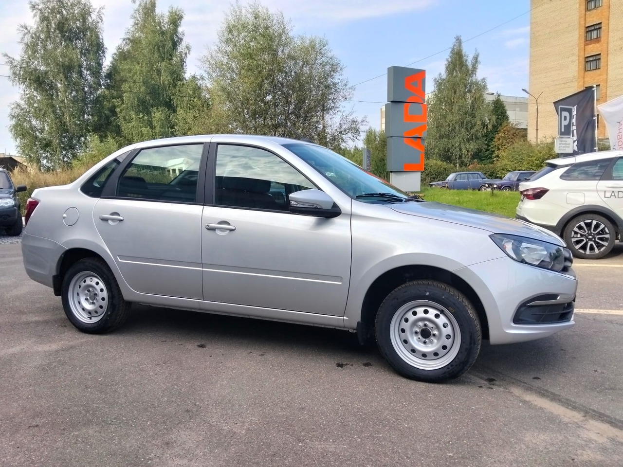 Легковой автотранспорт - LADA Granta 1.6 MT (90 л.с.)