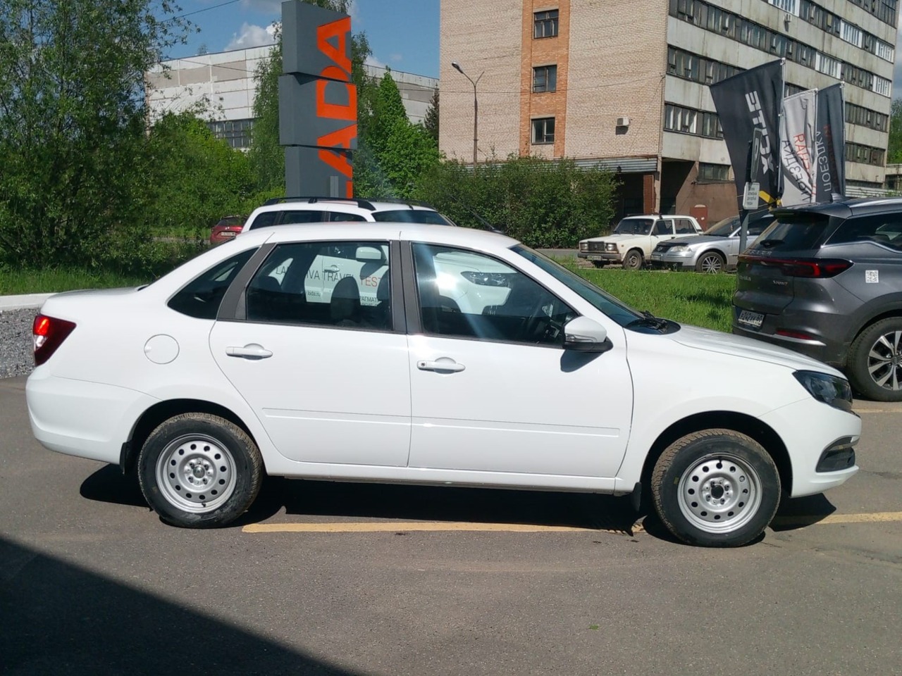 Легковой автотранспорт - LADA Granta 1.6 MT (90 л.с.)