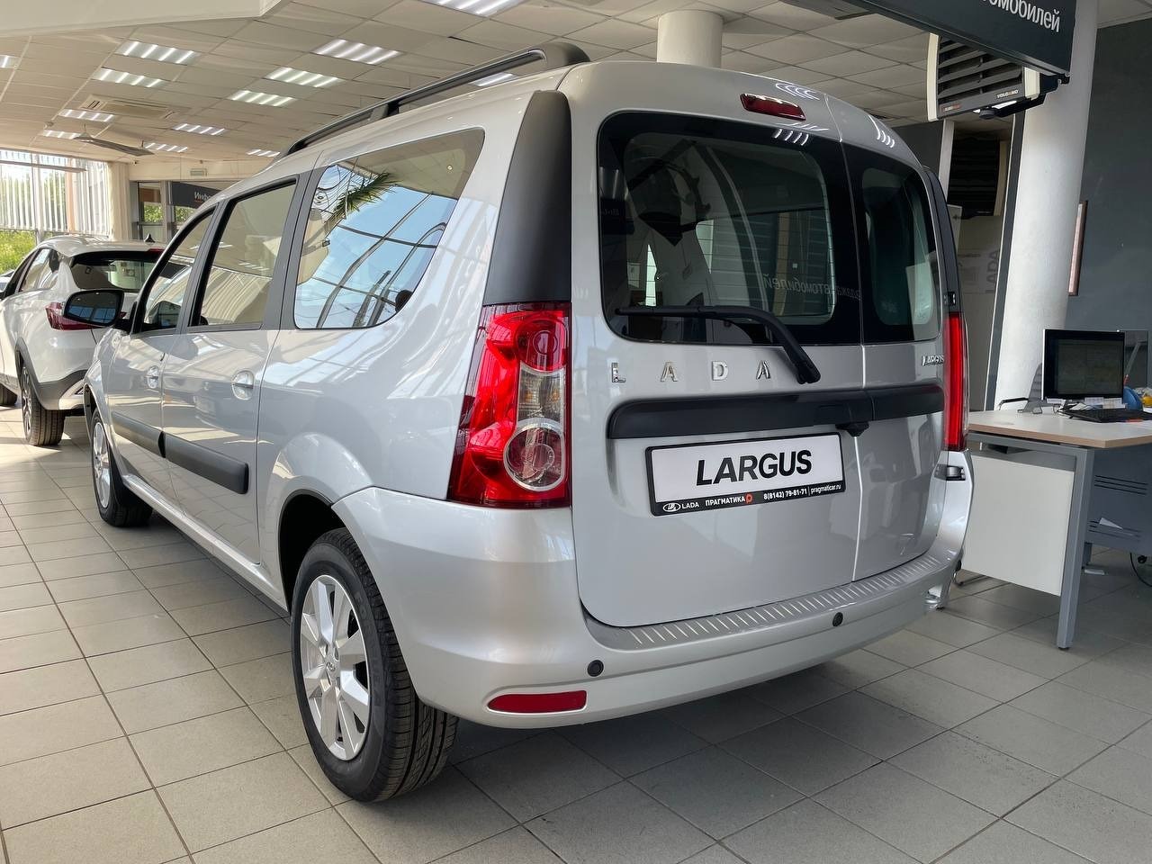 Легковой автотранспорт - LADA Largus 1.6 MT (106 л.с.)