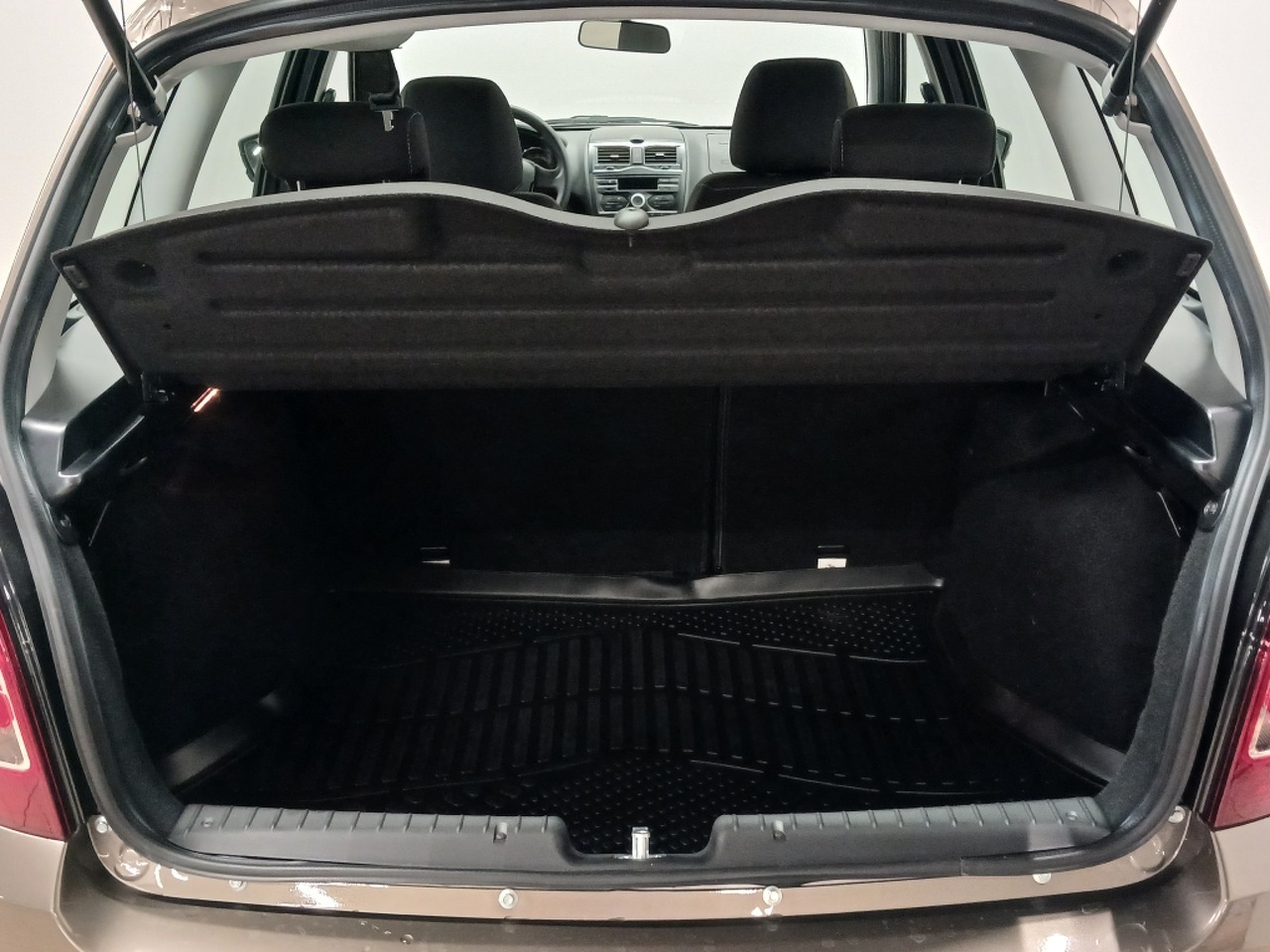 Легковой автотранспорт - LADA Granta Cross 1.6 MT (90 л.с.)