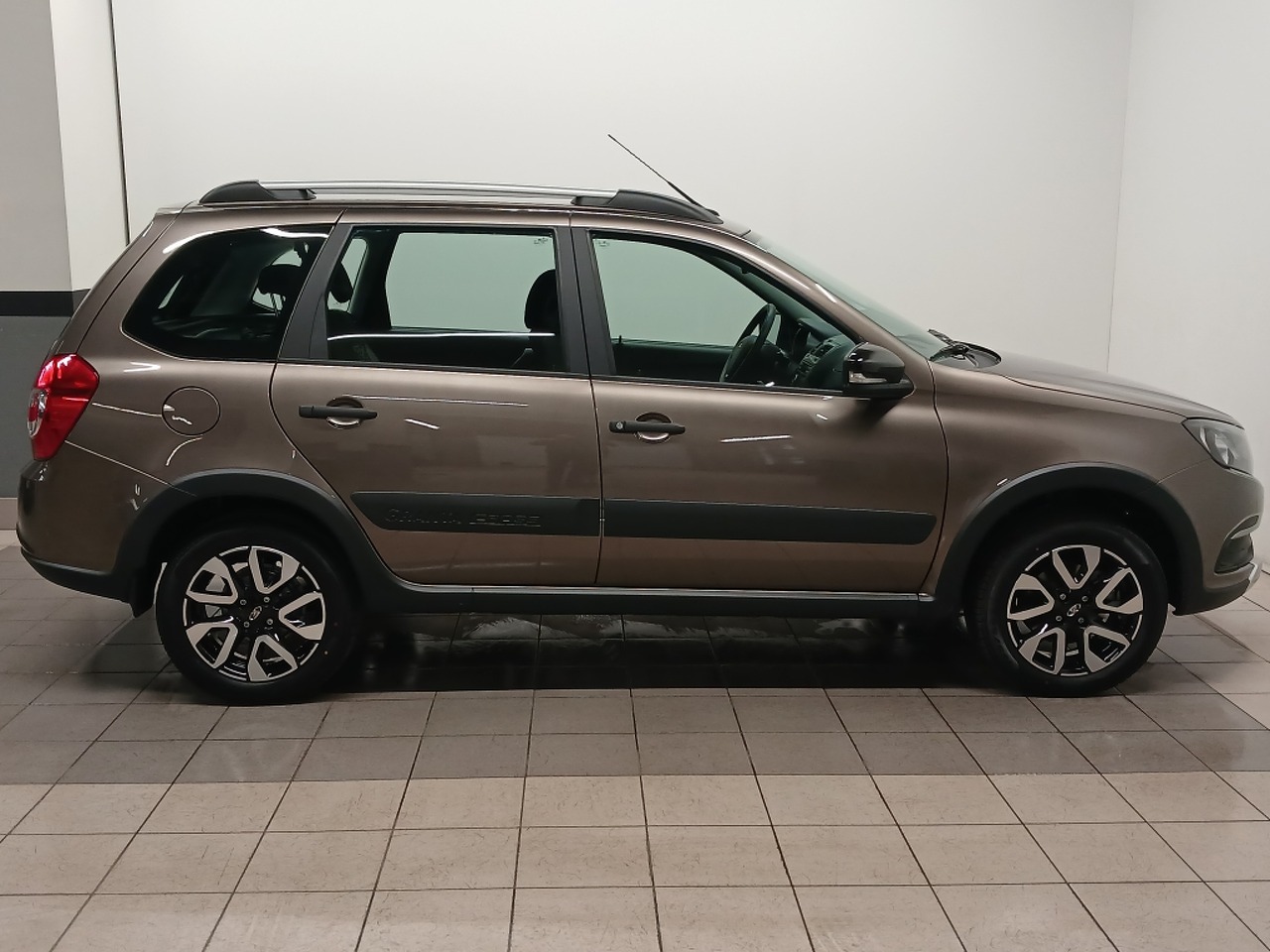 Легковой автотранспорт - LADA Granta Cross 1.6 MT (90 л.с.)