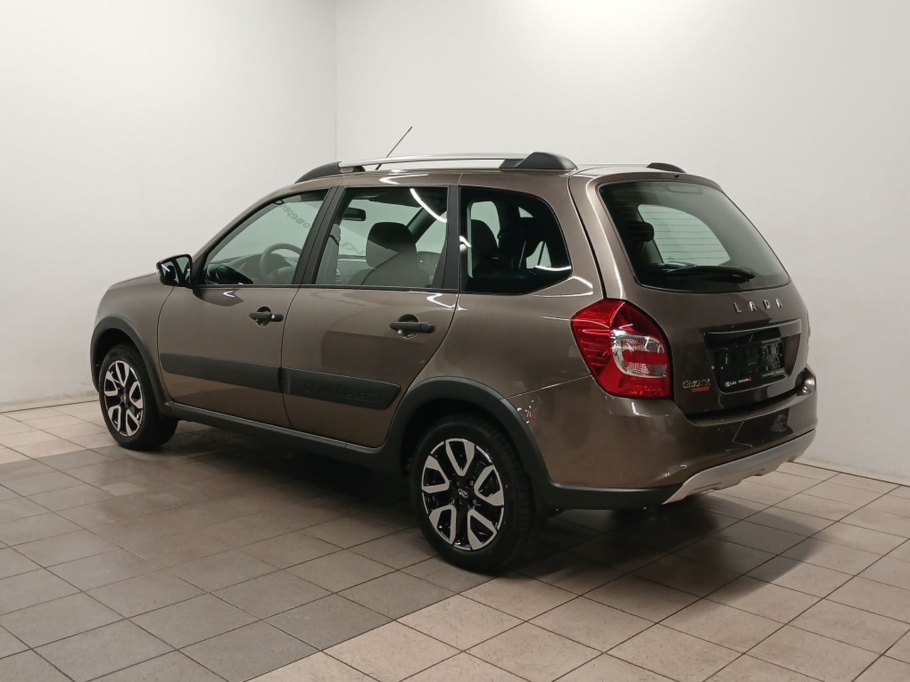 Легковой автотранспорт - LADA Granta Cross 1.6 MT (90 л.с.)