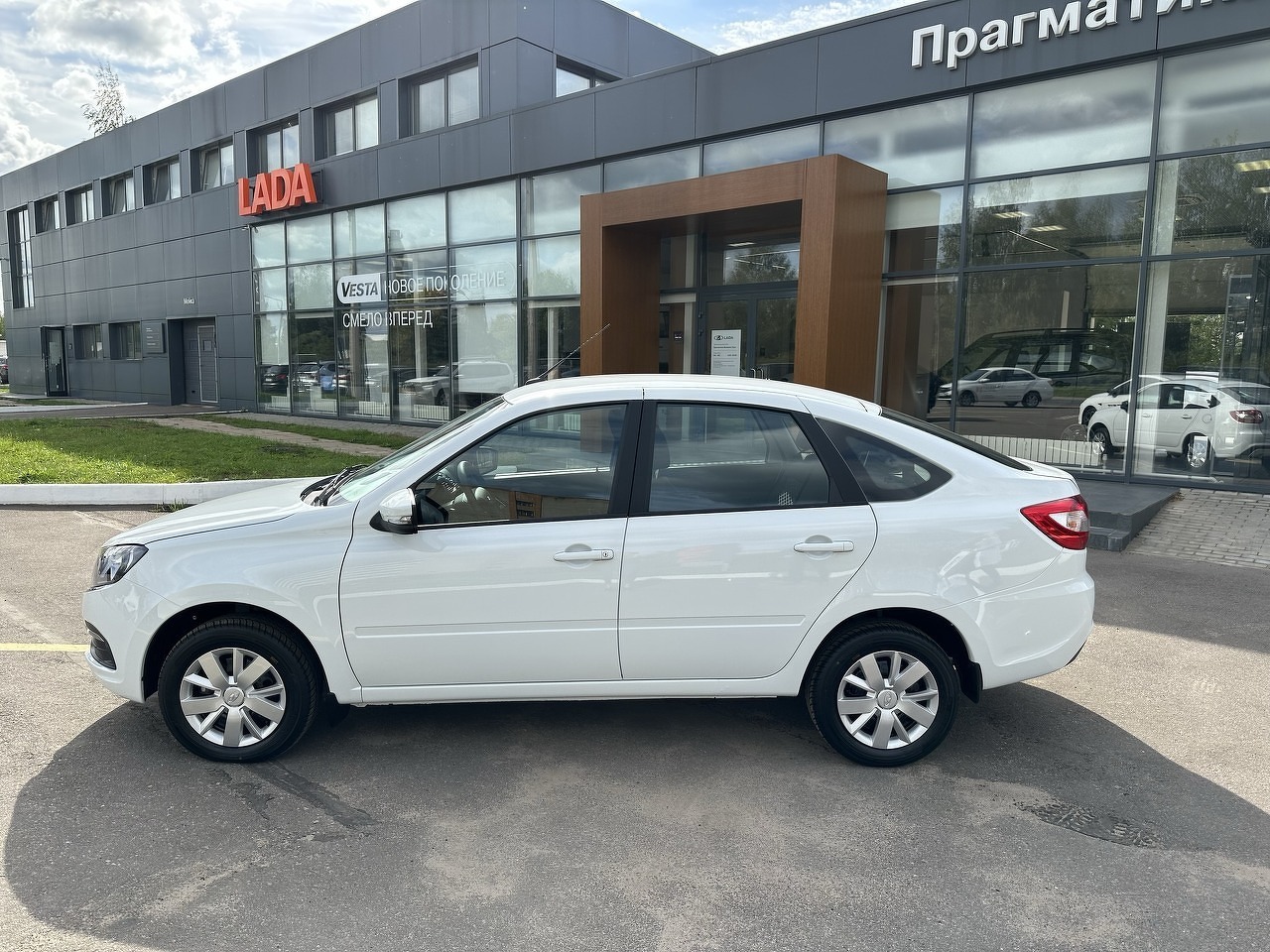 Легковой автотранспорт - Granta 1.6 MT (106 л.с.)