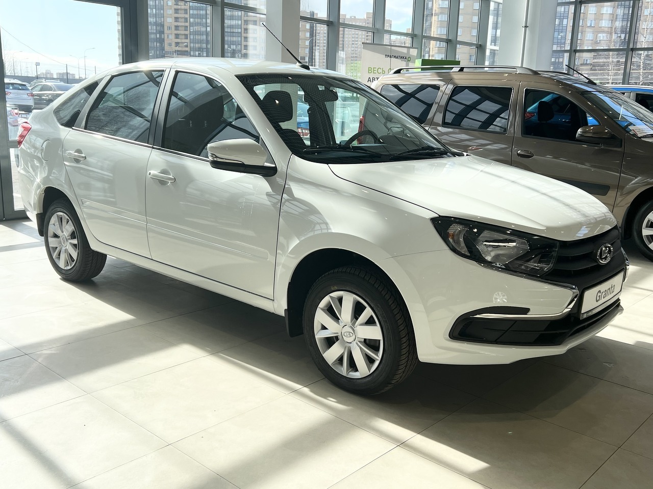 Легковой автотранспорт - LADA Granta 1.6 MT (90 л.с.)